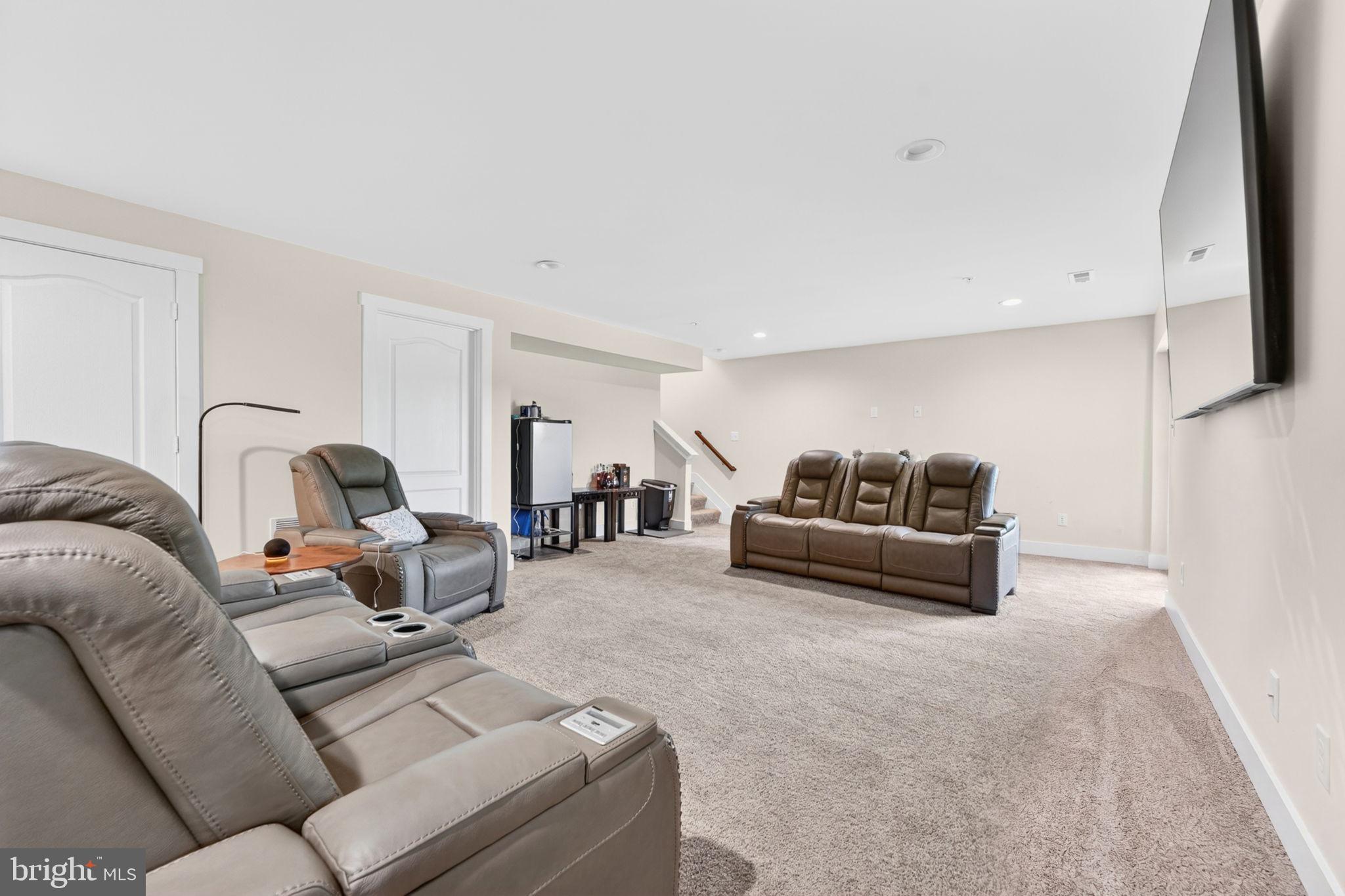 CHESAPEAKE CLUB - Residential
