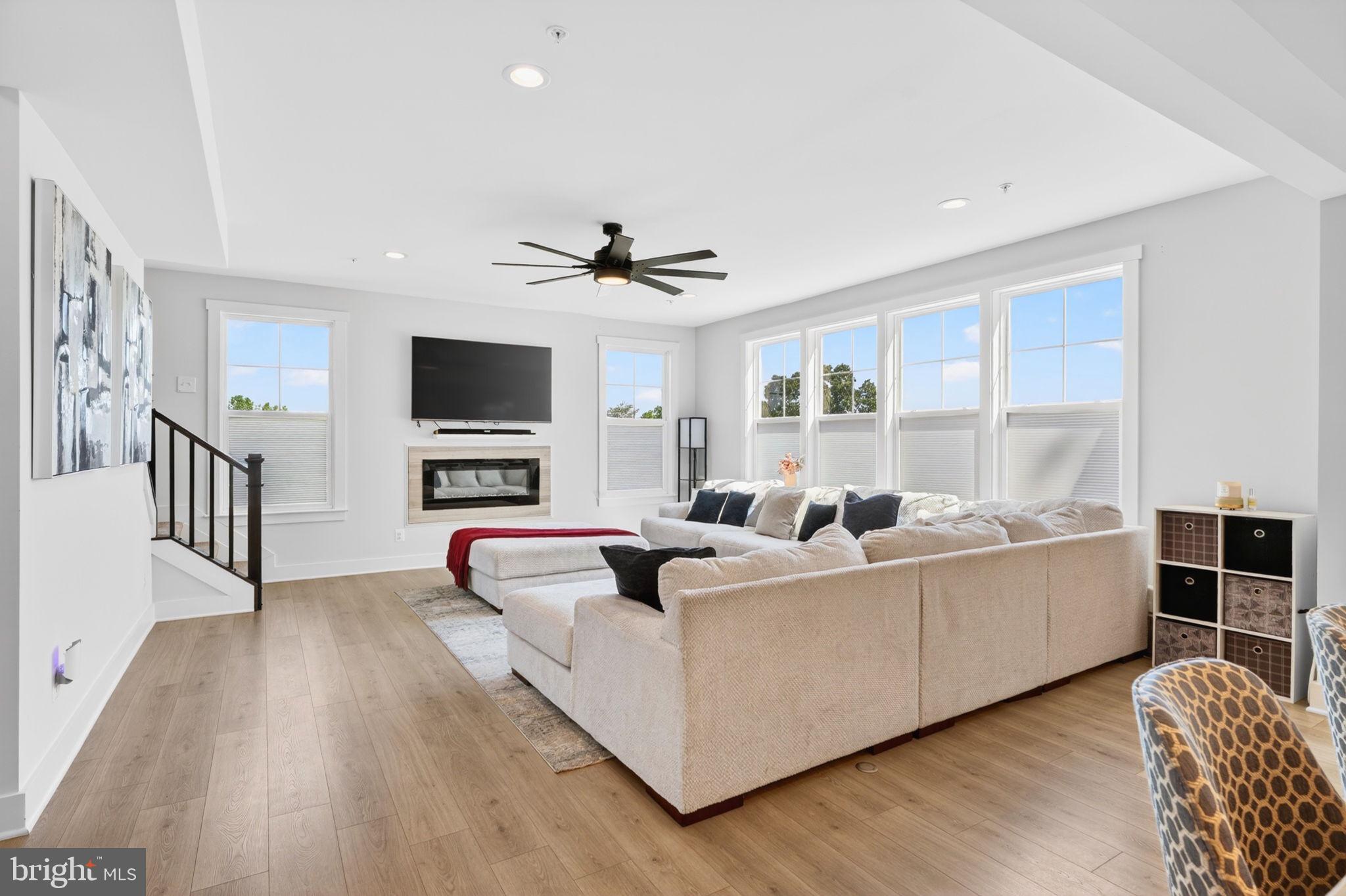 CHESAPEAKE CLUB - Residential