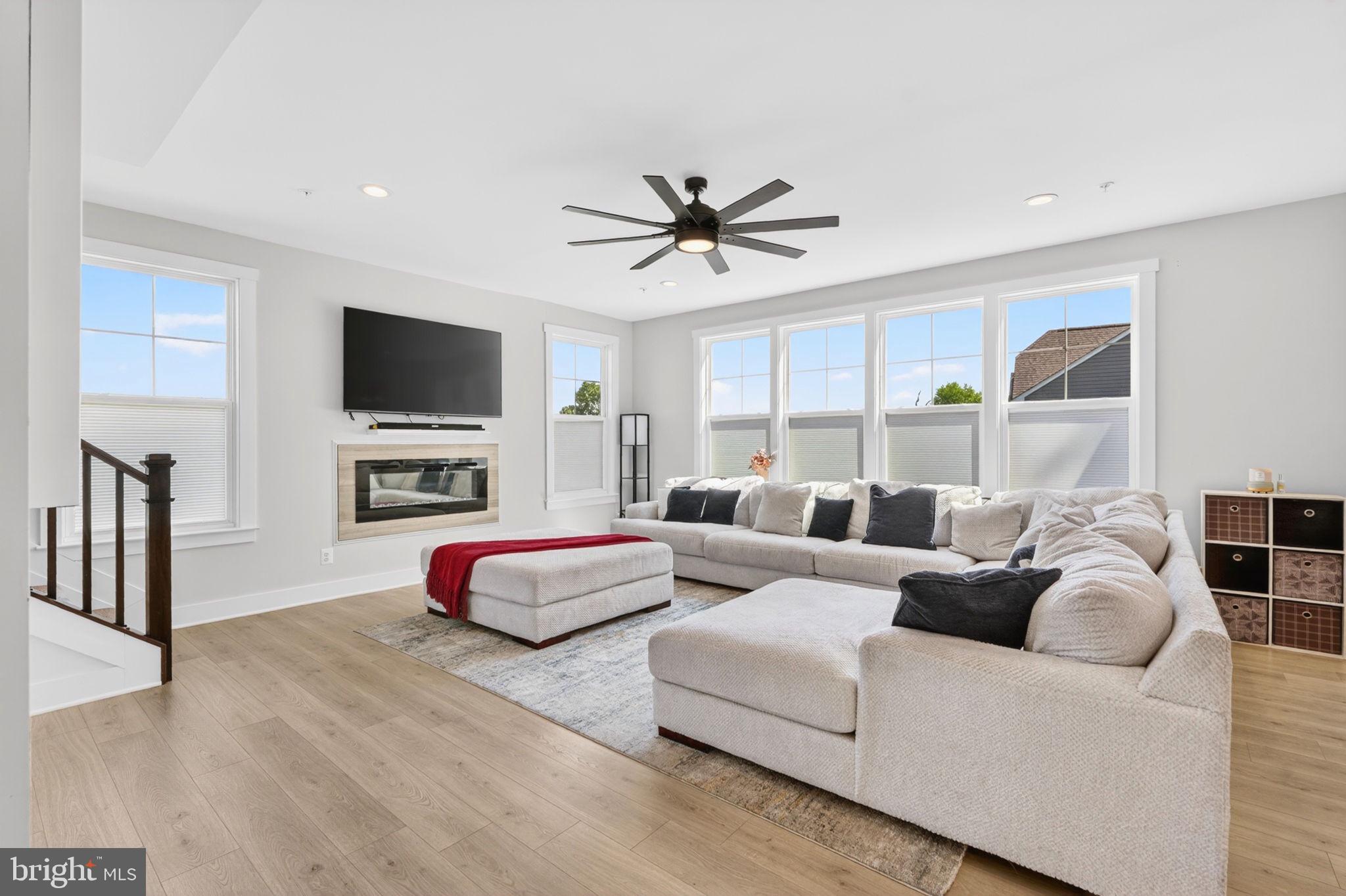 CHESAPEAKE CLUB - Residential