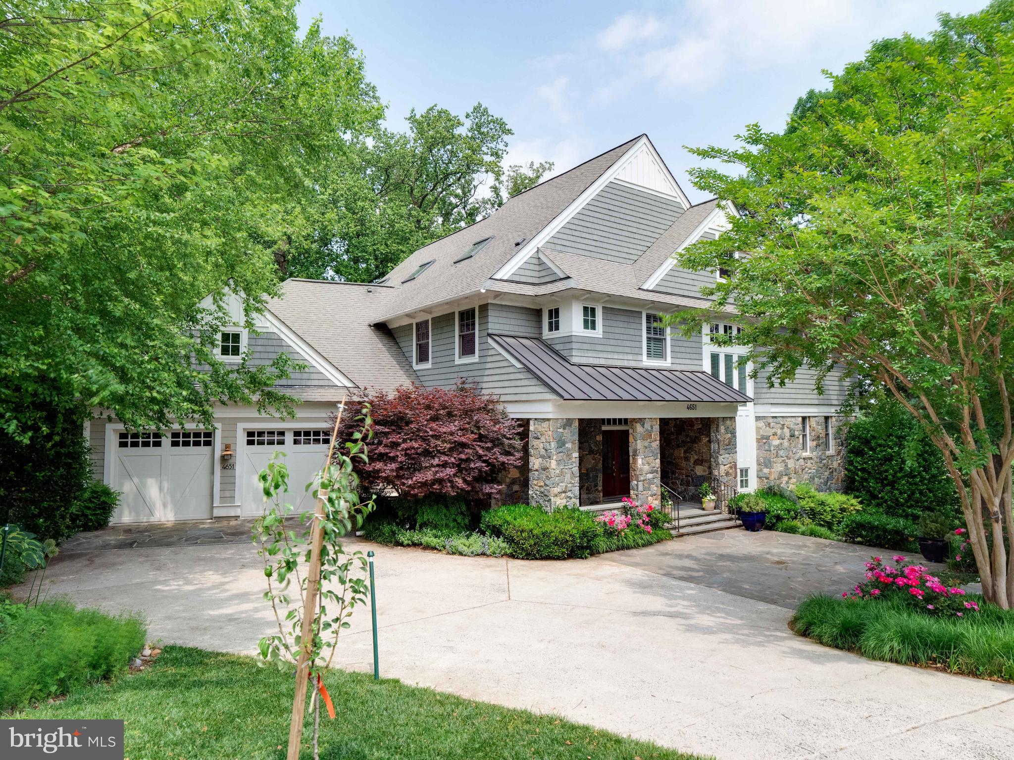 COUNTRY CLUB HILLS - Residential