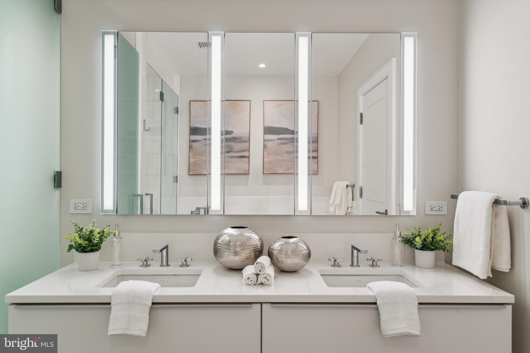 AVENUE OF THE ARTS - Residential