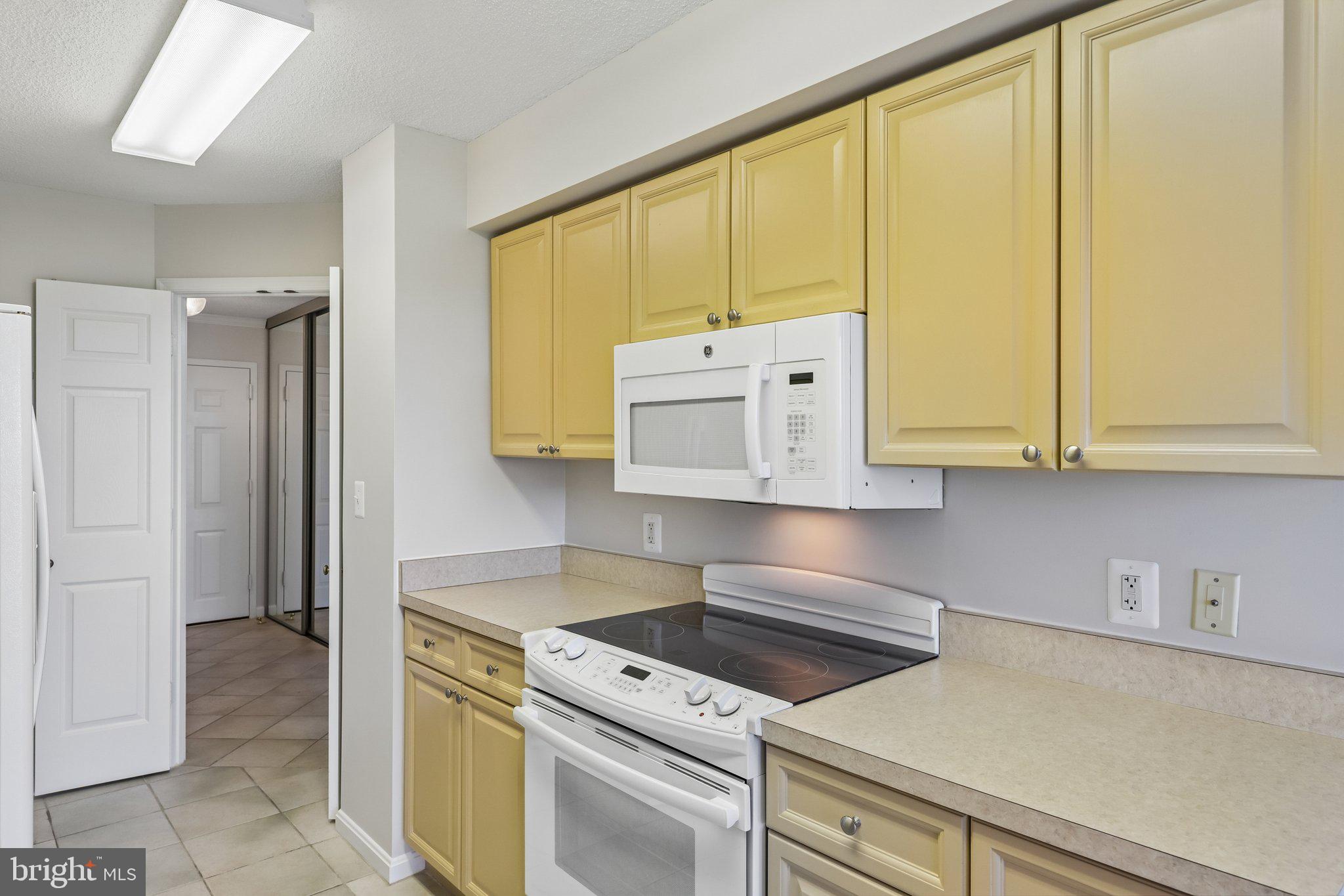 LEISURE WORLD - Residential