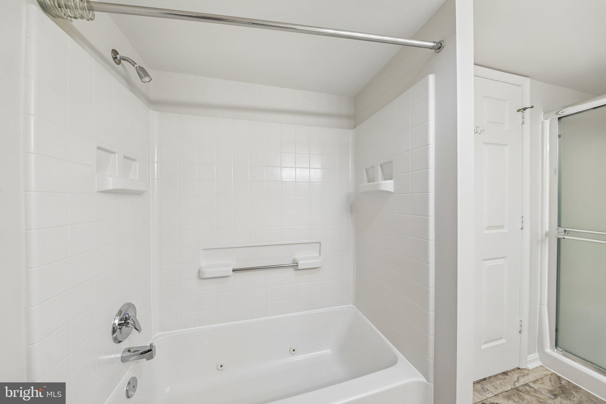 LEISURE WORLD - Residential