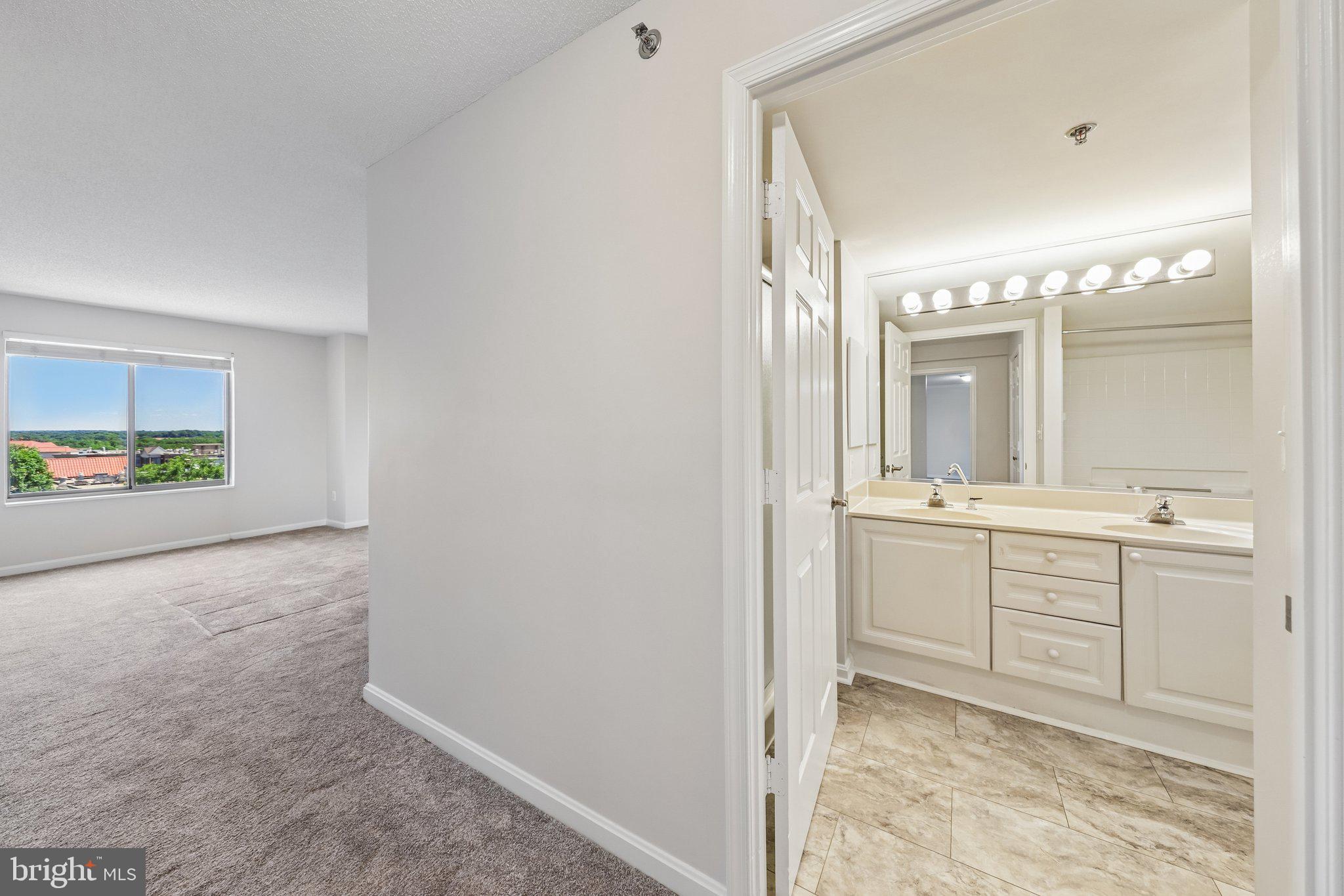 LEISURE WORLD - Residential