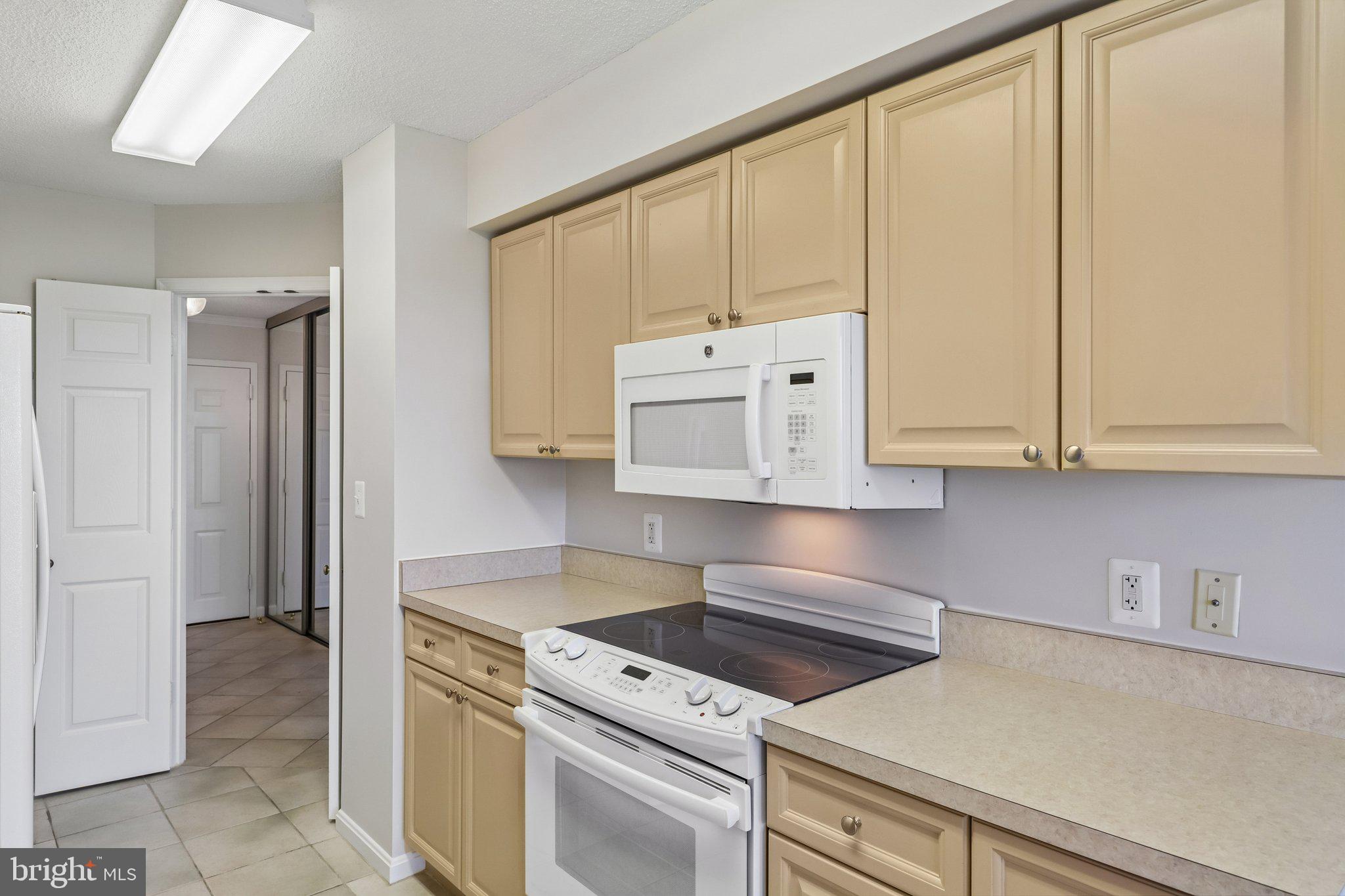 LEISURE WORLD - Residential