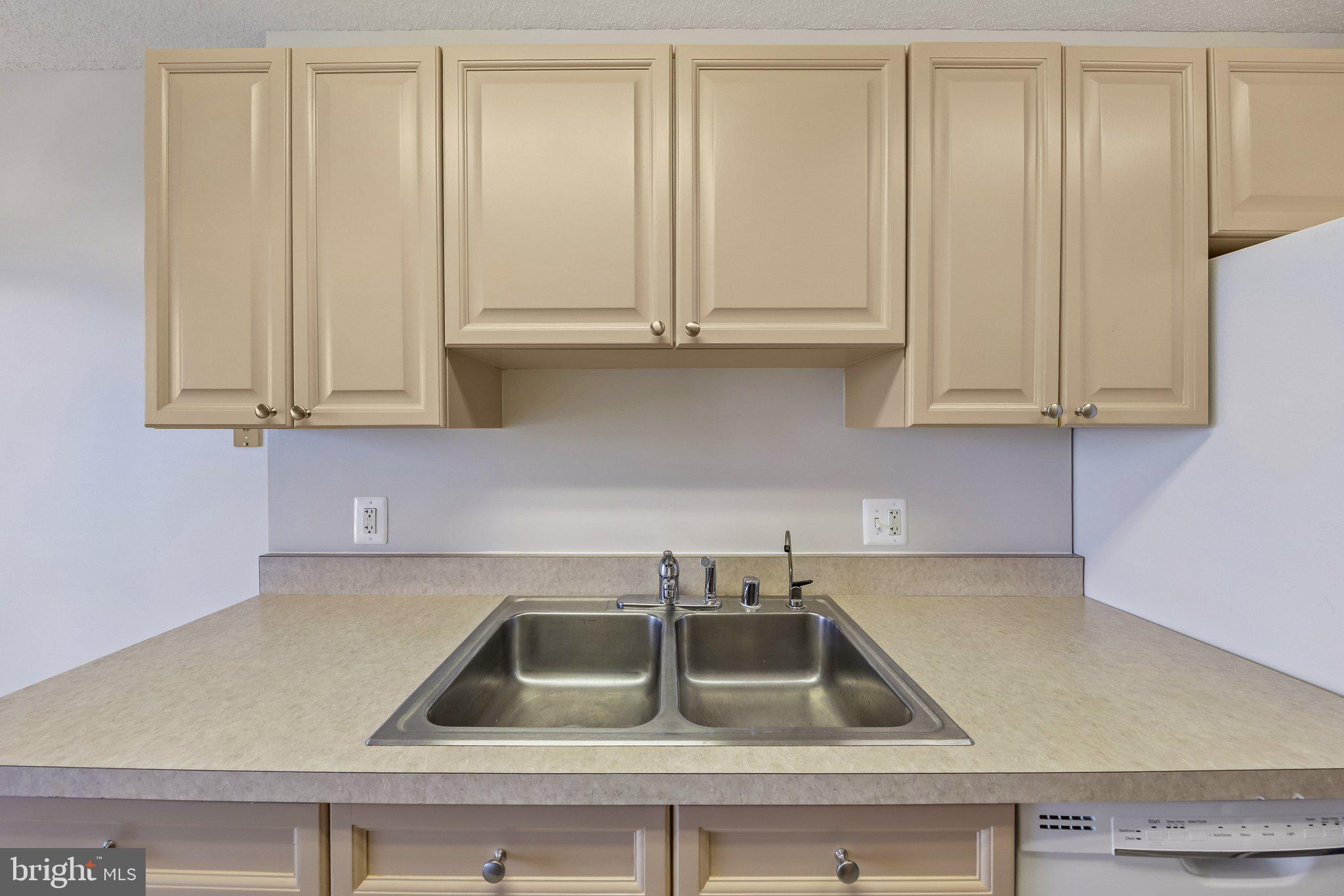 LEISURE WORLD - Residential