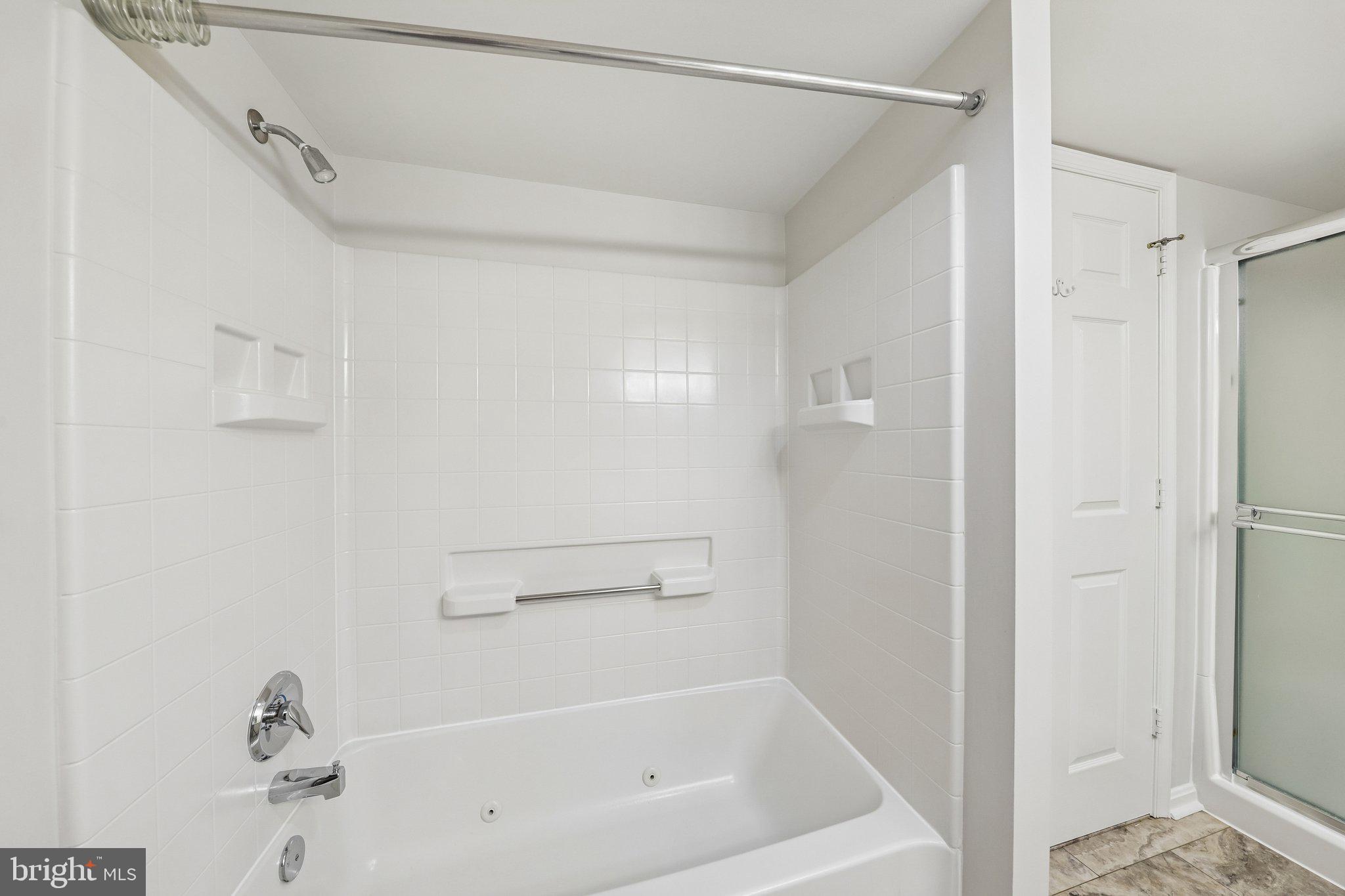 LEISURE WORLD - Residential