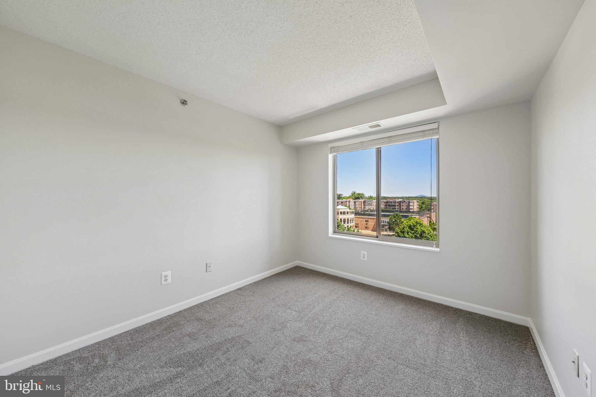 LEISURE WORLD - Residential