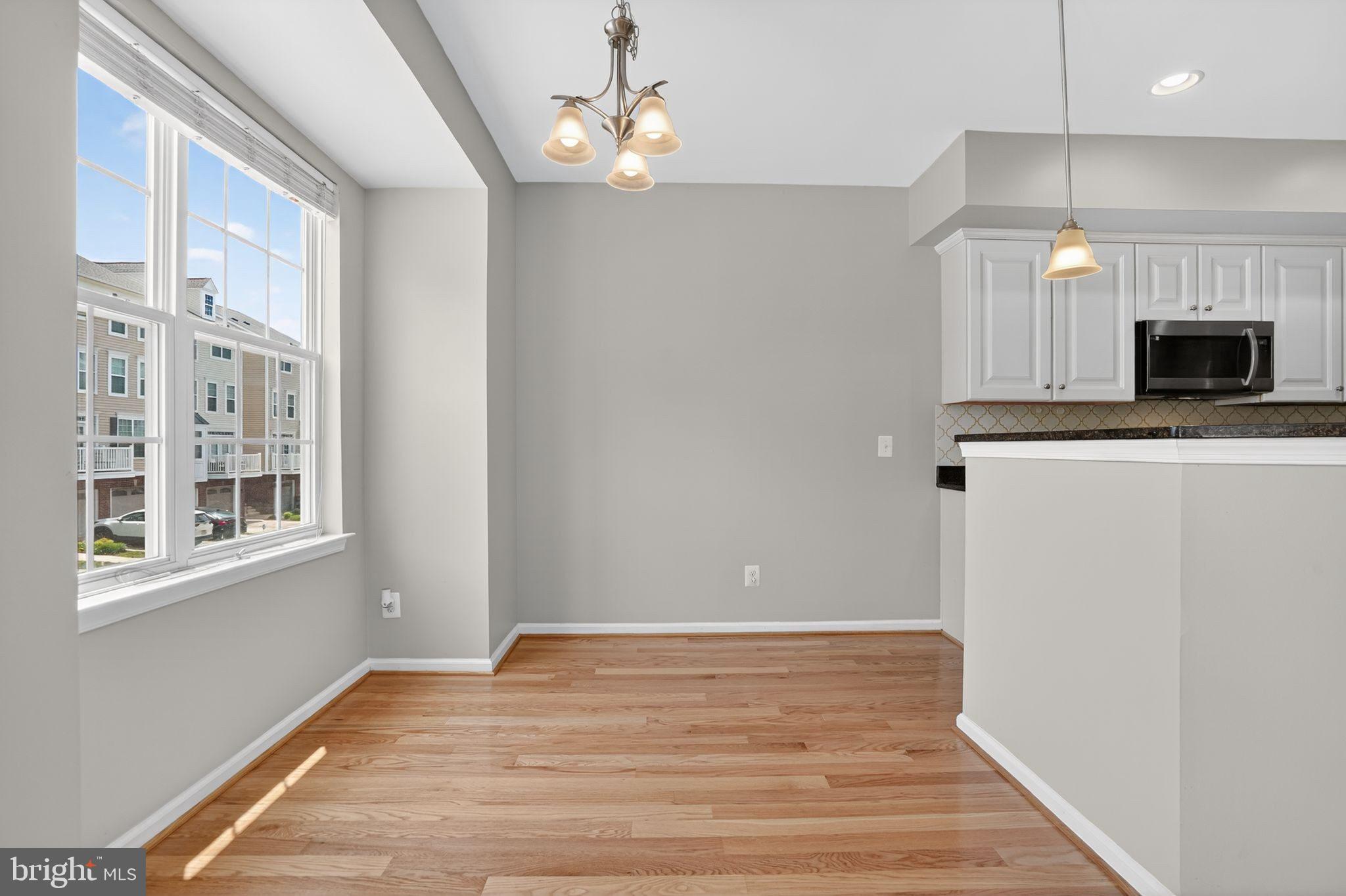 CASCADES PLACE CONDOMINIUM - Residential
