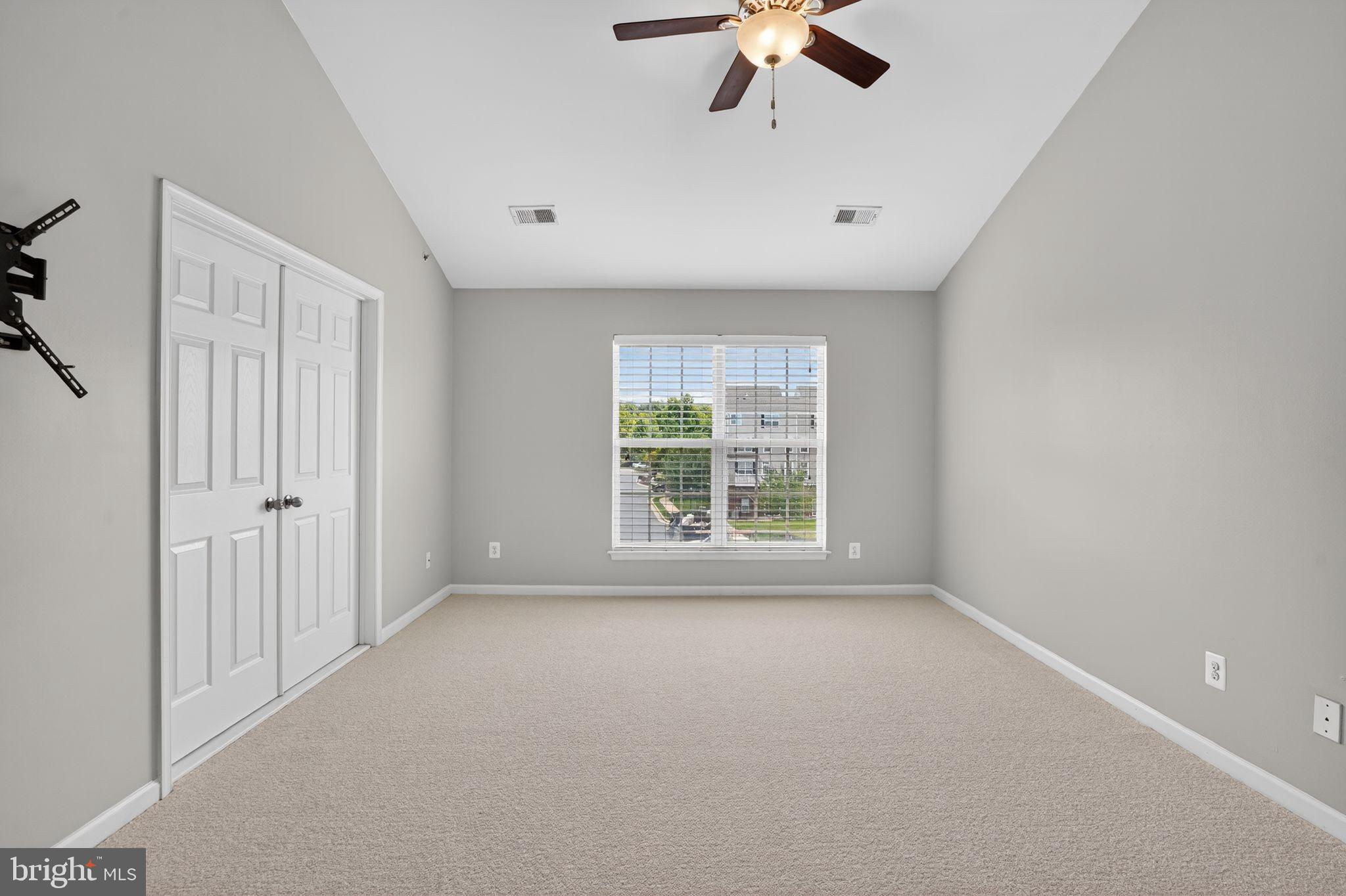 CASCADES PLACE CONDOMINIUM - Residential