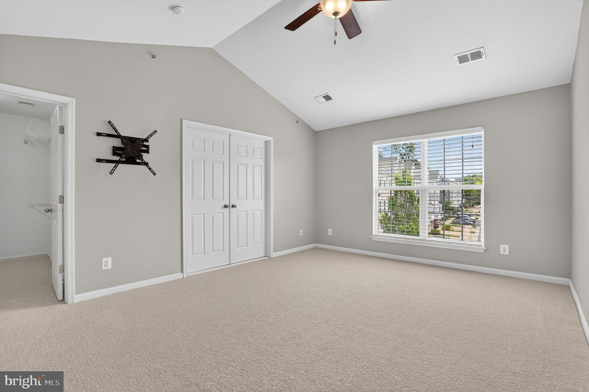 CASCADES PLACE CONDOMINIUM - Residential