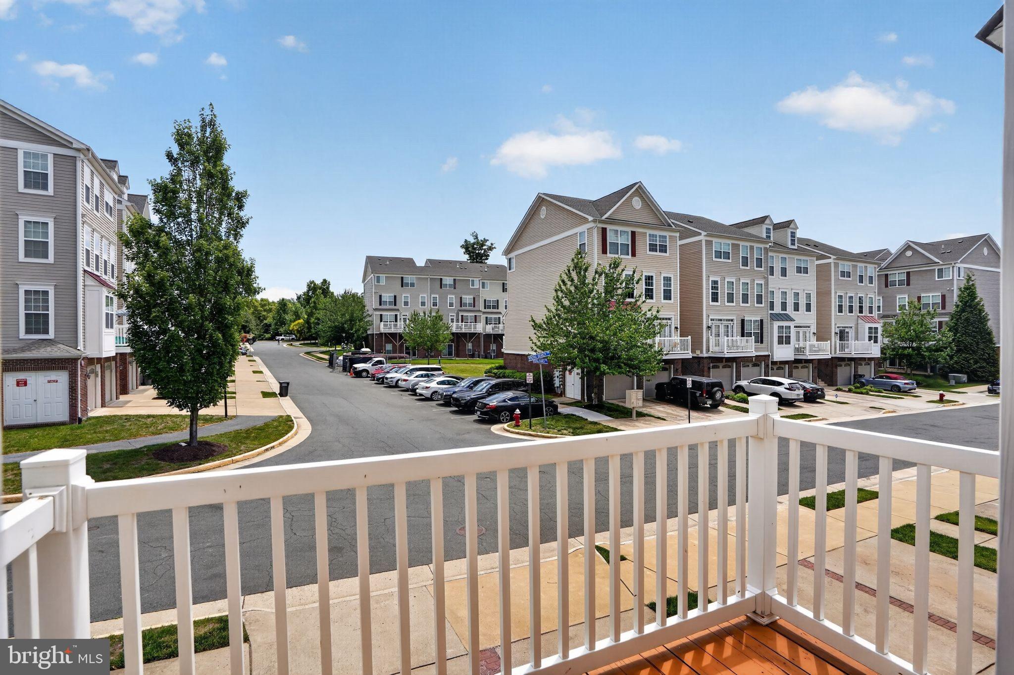 CASCADES PLACE CONDOMINIUM - Residential