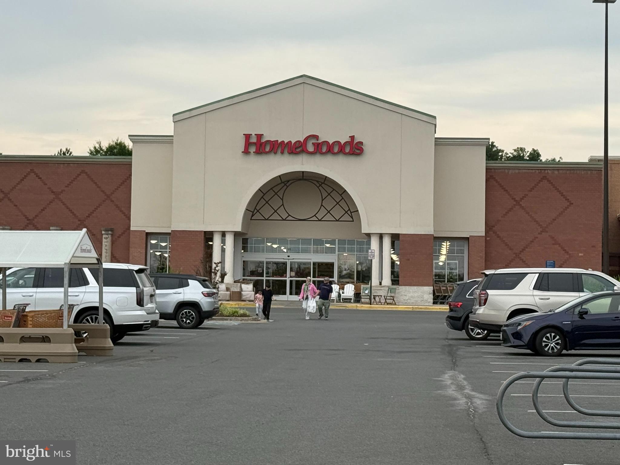 CASCADES PLACE CONDOMINIUM - Residential