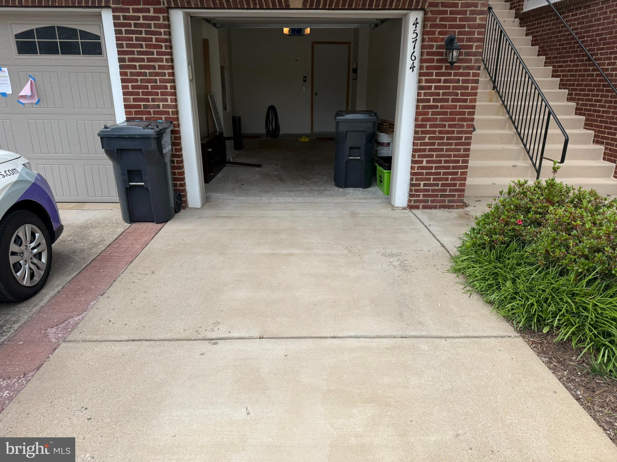 CASCADES PLACE CONDOMINIUM - Residential