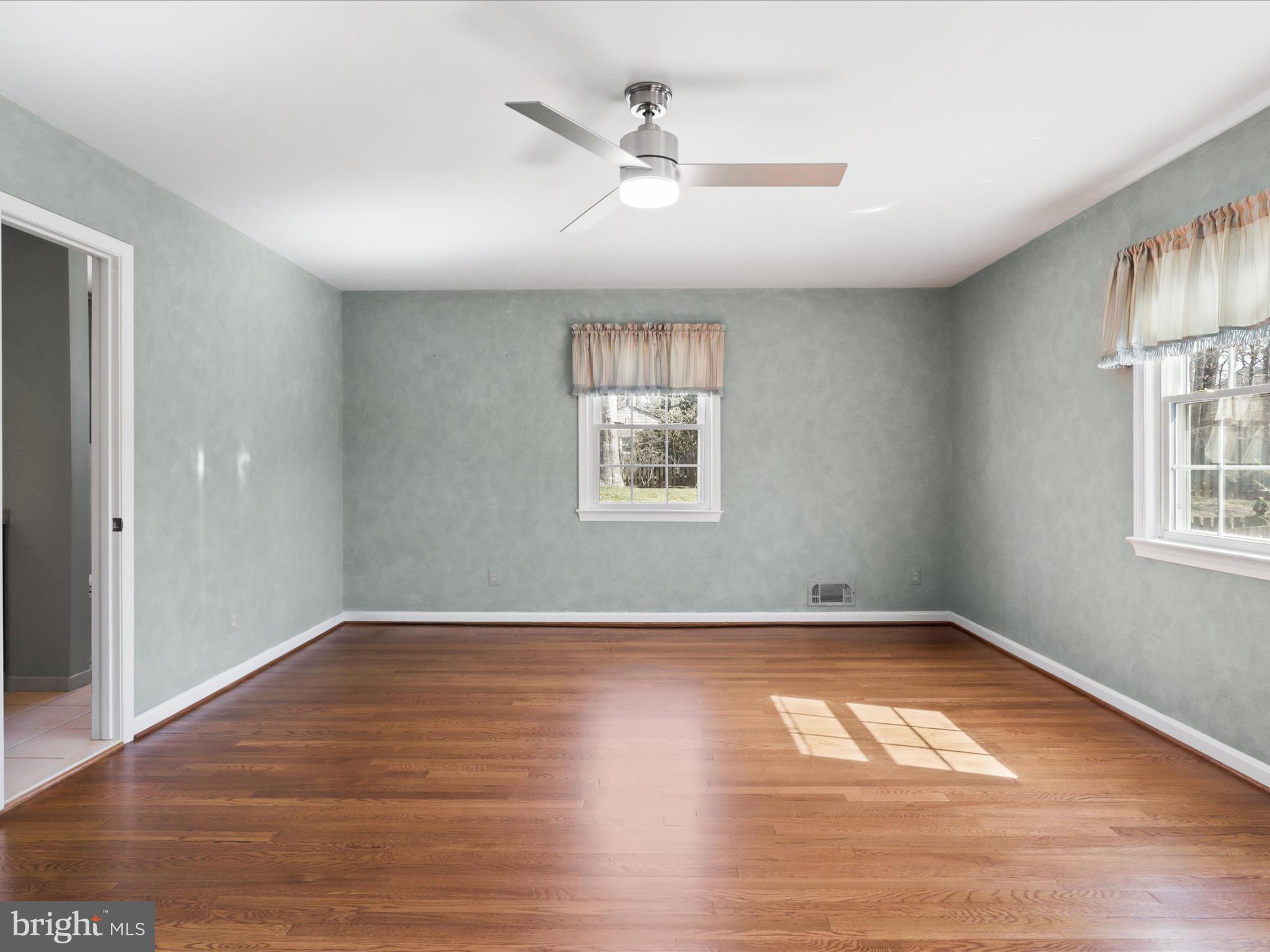 CHAPEL SQUARE - Residential