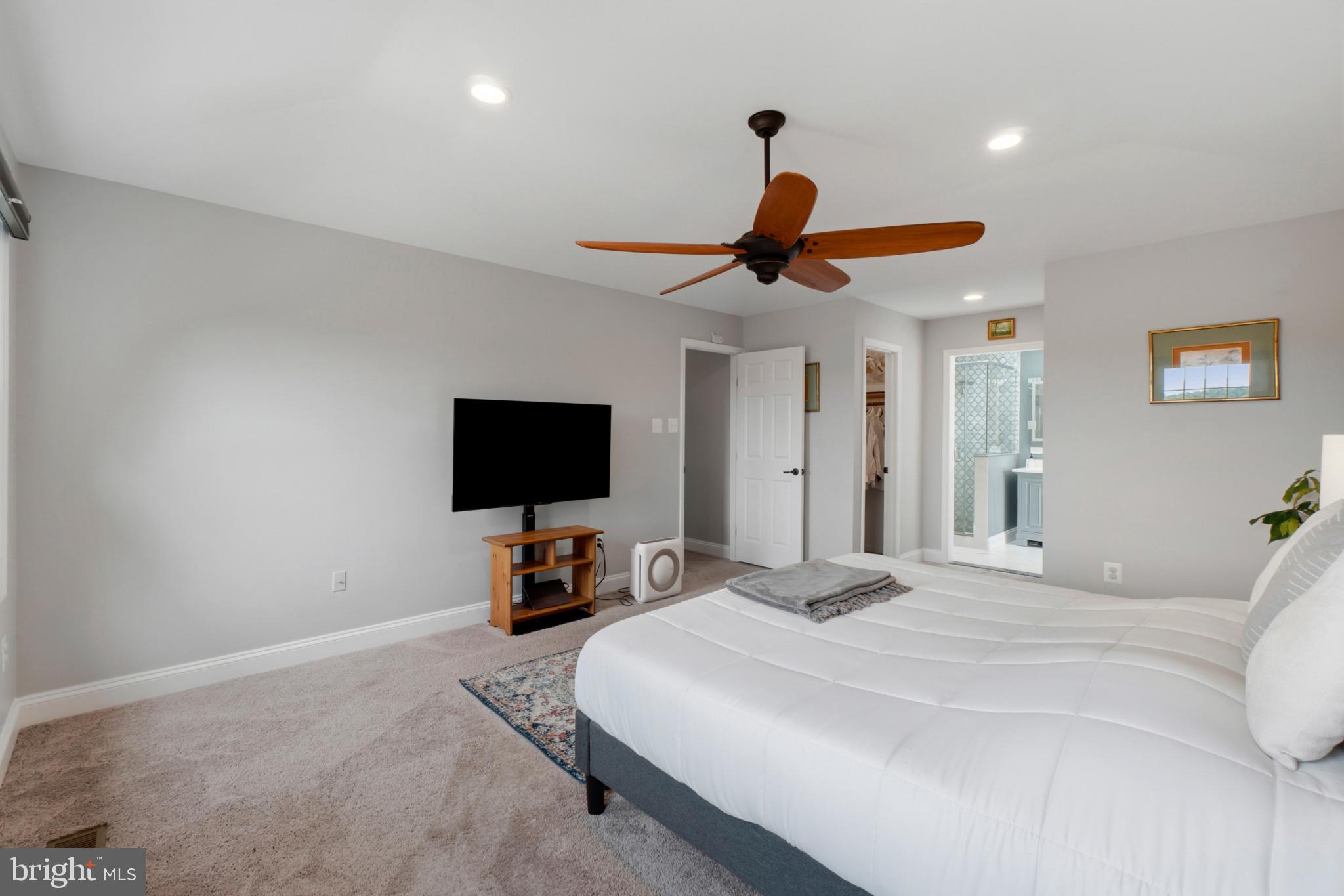 BROOKVIEW FARMS - Residential