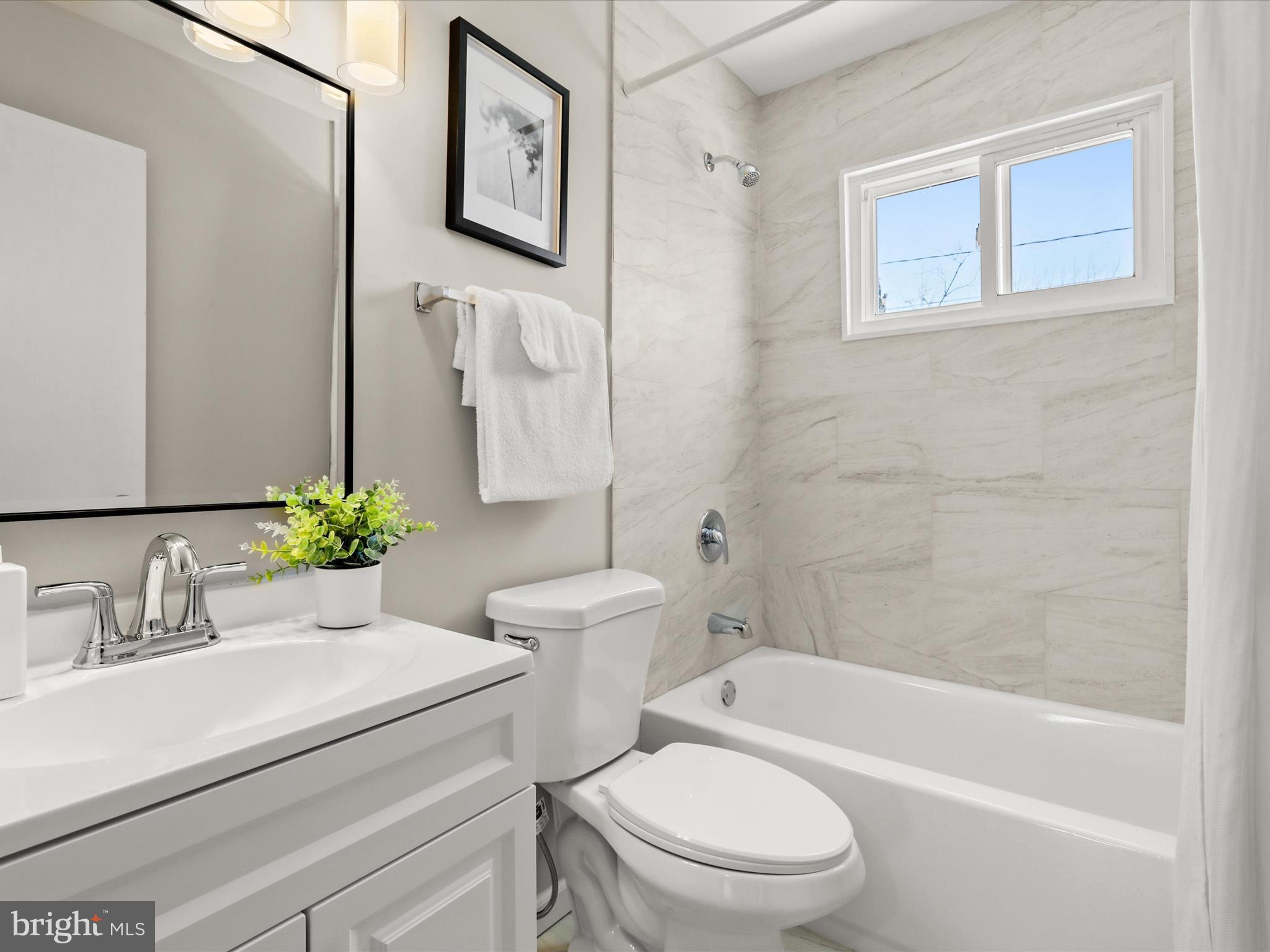 WINDSOR FARMS - Residential