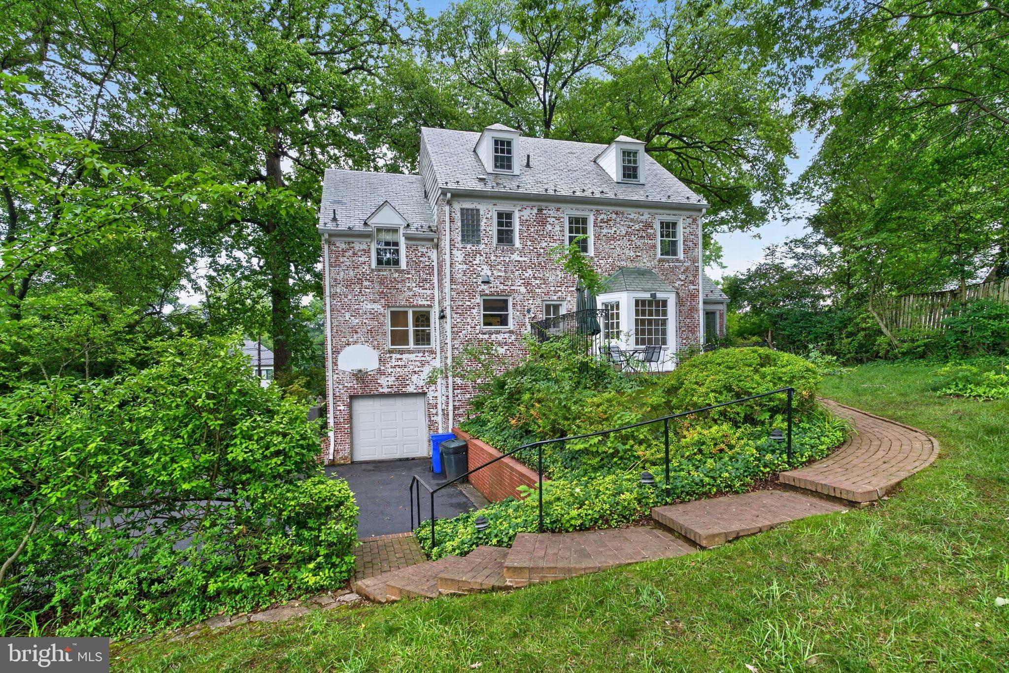 BRADLEY WOODS - Residential