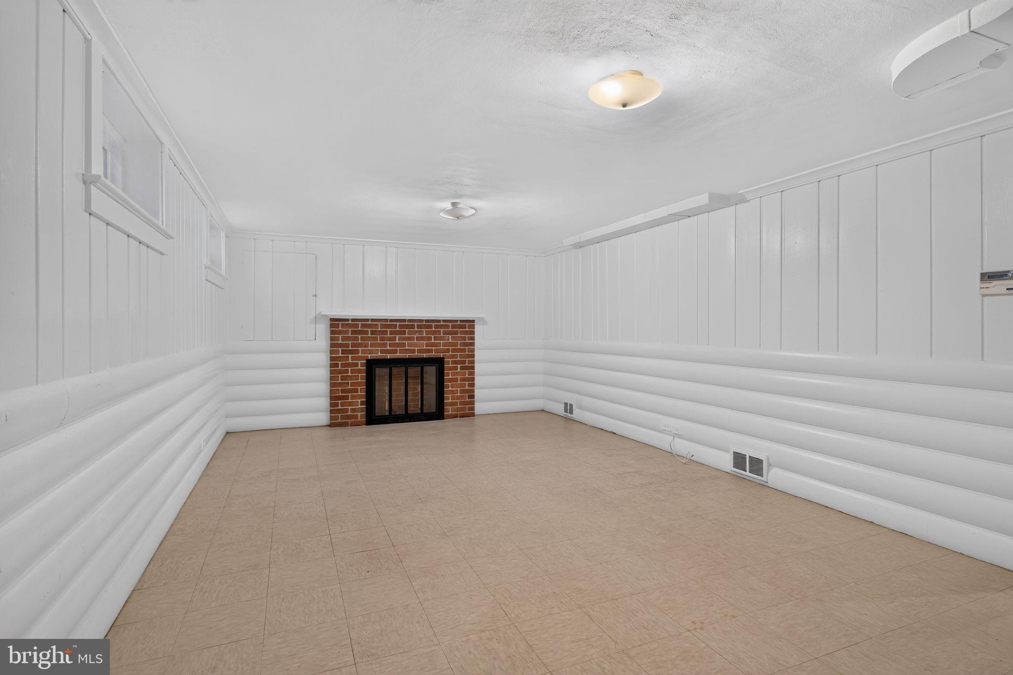 BRADLEY WOODS - Residential