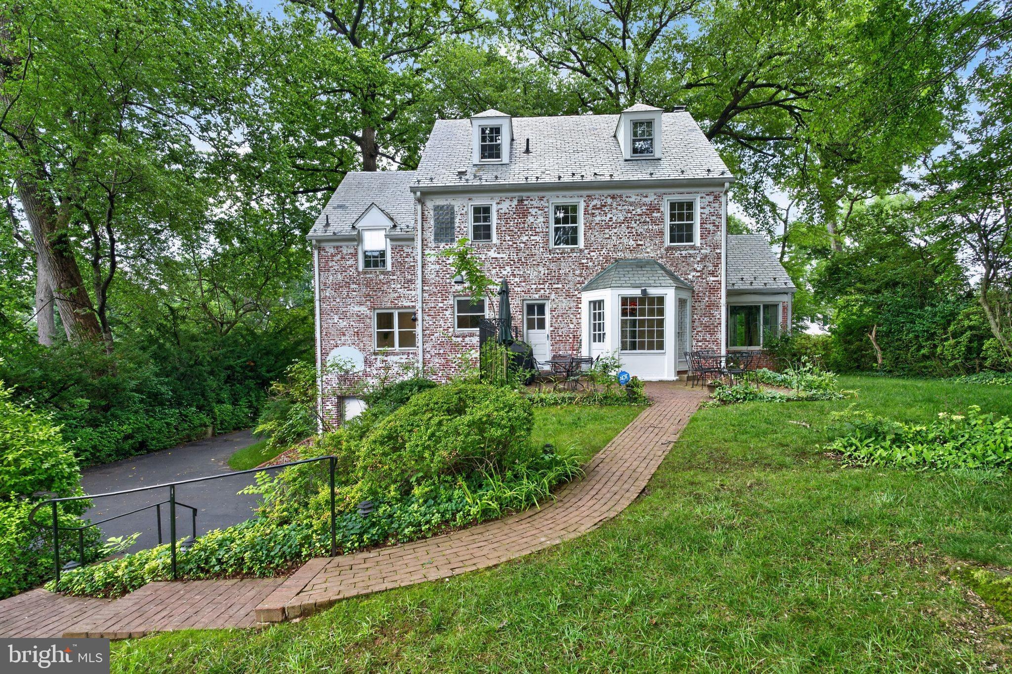BRADLEY WOODS - Residential