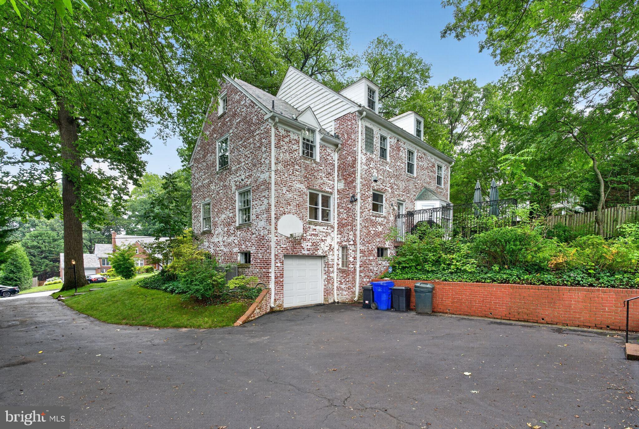 BRADLEY WOODS - Residential