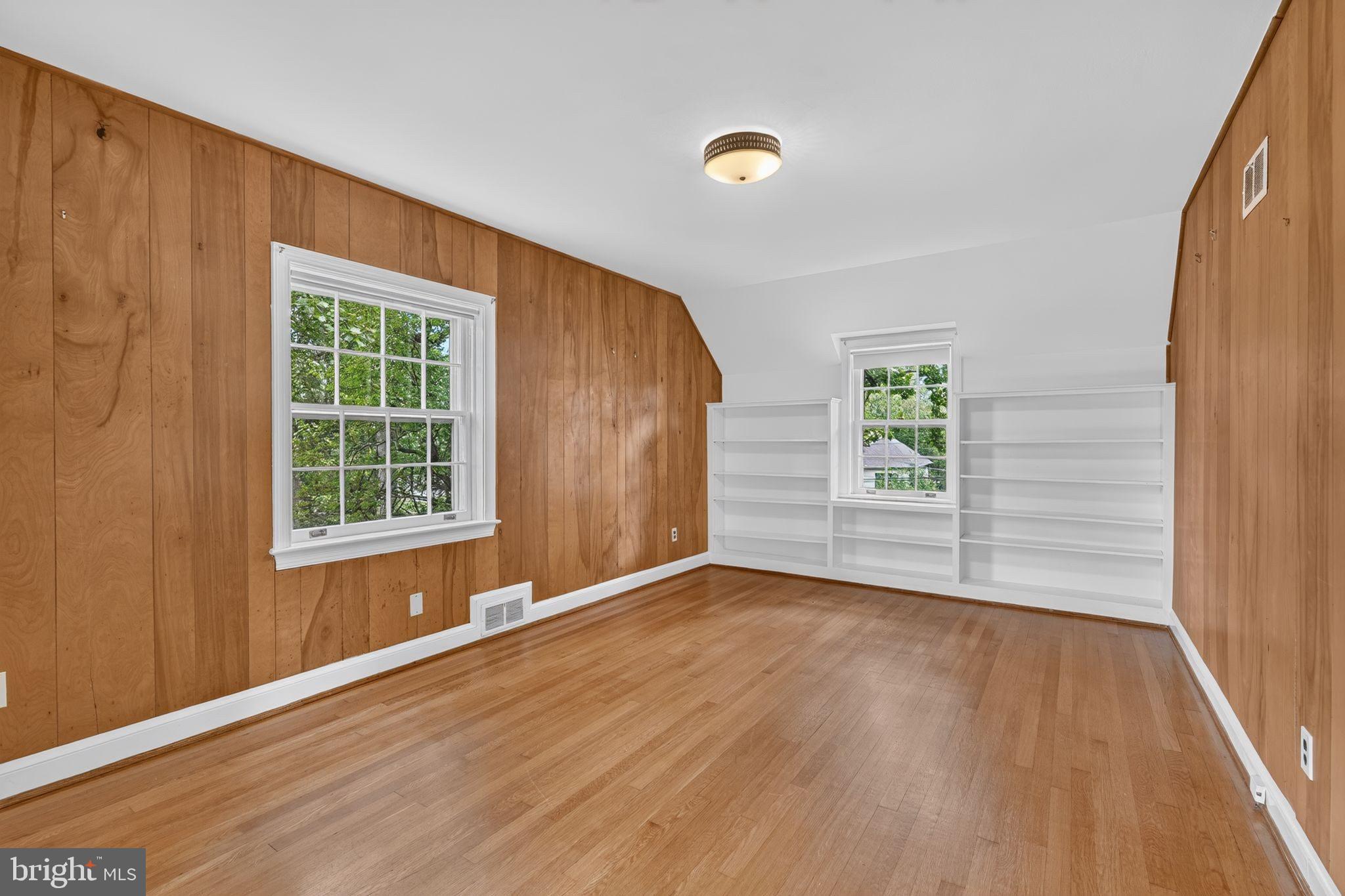 BRADLEY WOODS - Residential