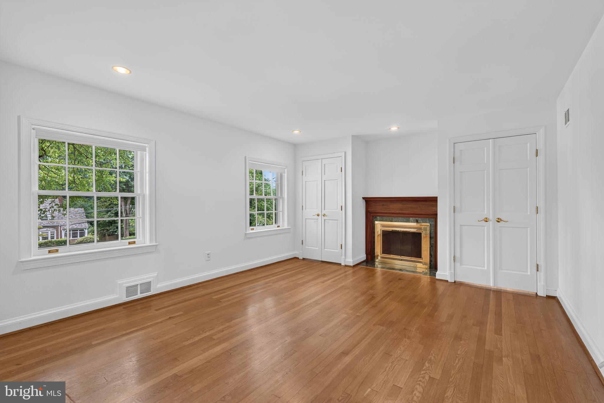BRADLEY WOODS - Residential
