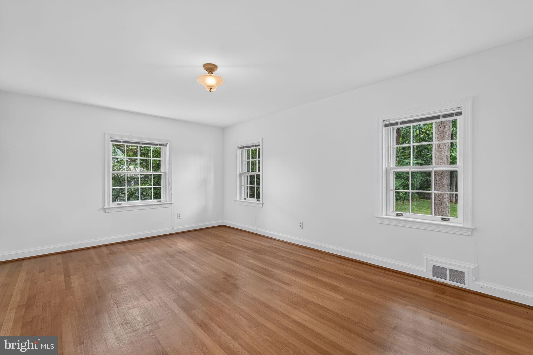 BRADLEY WOODS - Residential