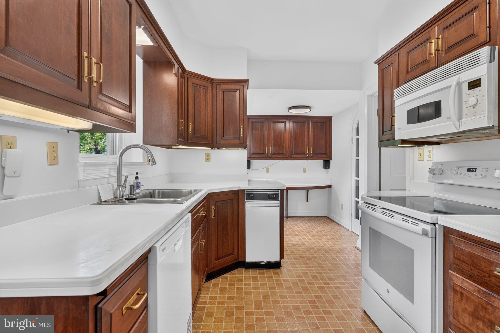 BRADLEY WOODS - Residential