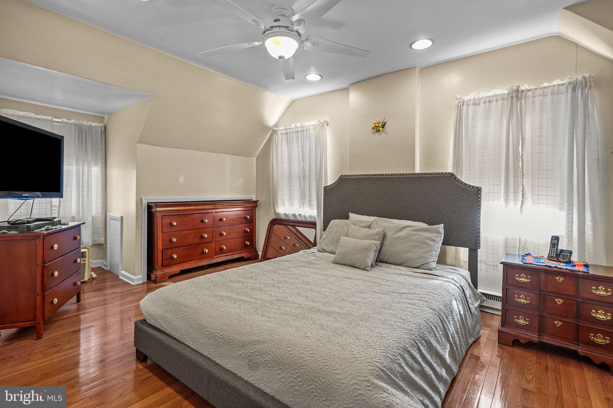HOLMESBURG - Residential