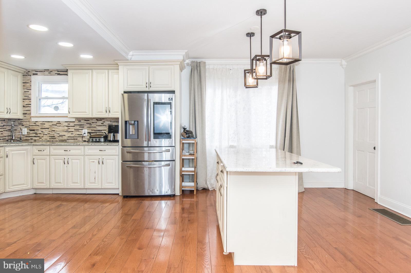 FOX CHASE - Residential