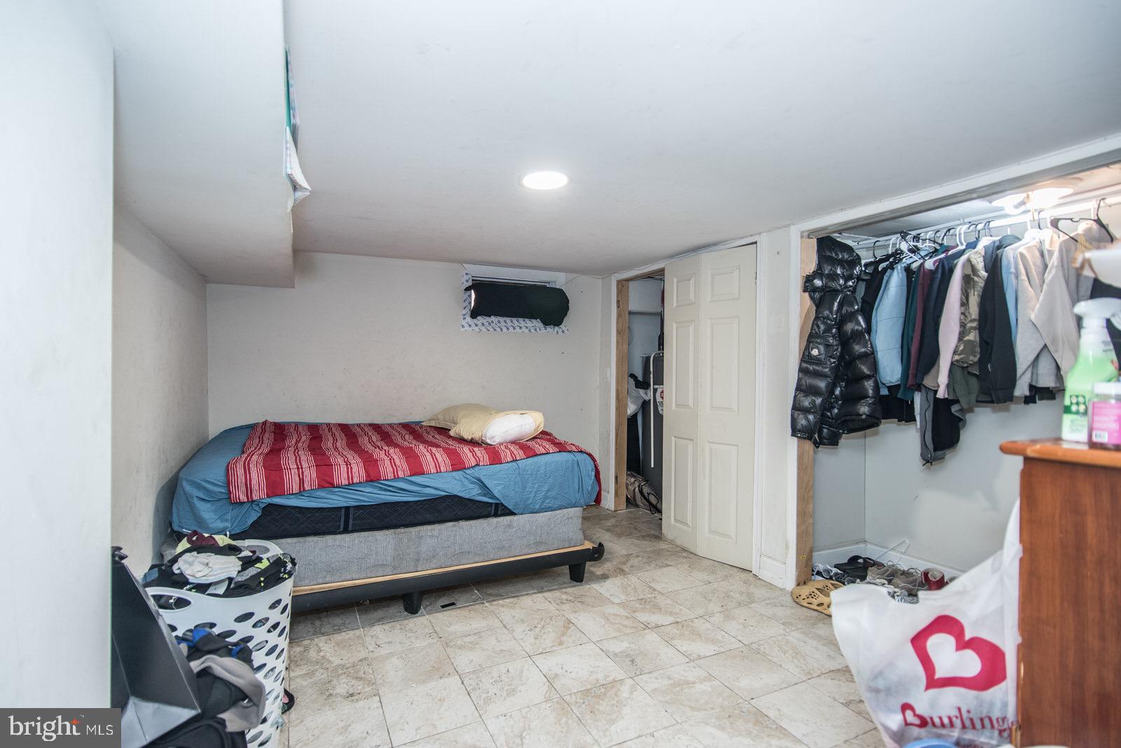 FOX CHASE - Residential