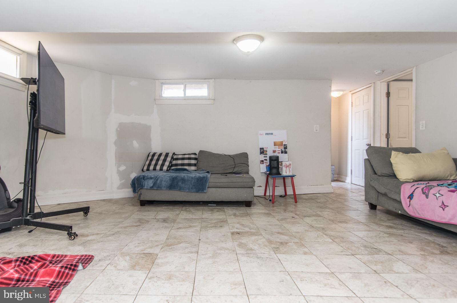 FOX CHASE - Residential
