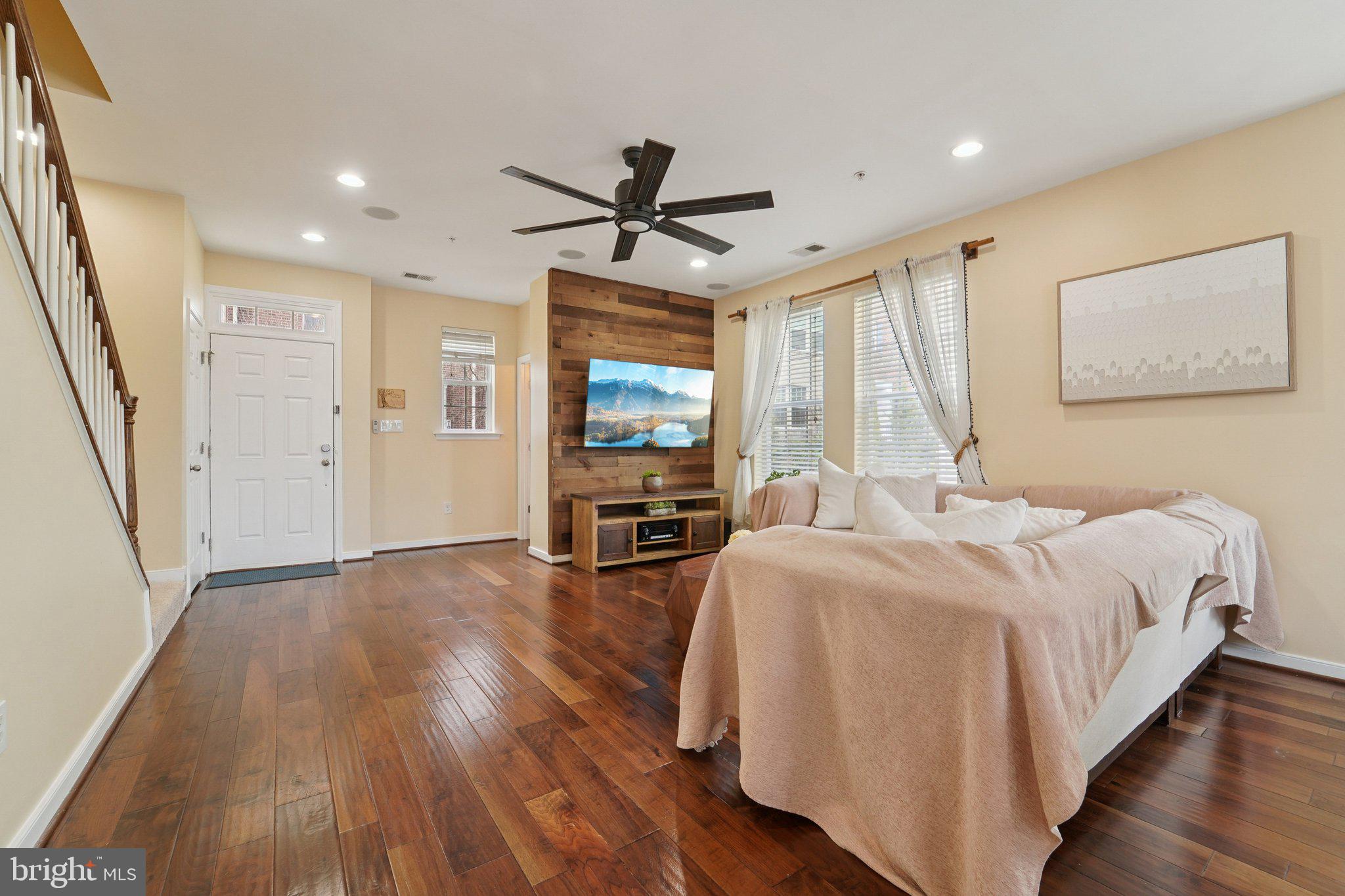 FOX HUNT ESTATES - Residential