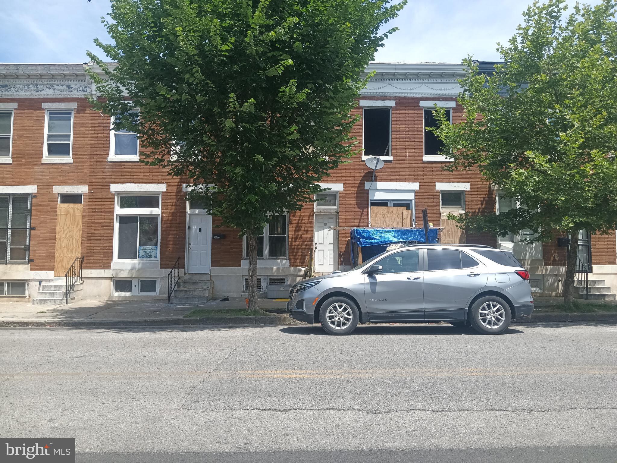ONLINE AUCTION: This auction takes place on the Ashland Auction Group website bidding platform. Bidding begins 6/15/2026, 10:00 AM. Bidding ends 6/17/2026, 11:30 AM. The list price is the suggested opening bid. Deposit: $5,000.

This two-story townhouse is located in the Broadway East neighborhood of Baltimore City. Residents can enjoy the nearby attractions and facilities such as the Johns Hopkins Hospital and Clifton Park. The property is vacant and in need of repairs. Well-positioned near major thoroughfares, offering seamless connectivity to employment centers, shopping, dining, and downtown Baltimore.