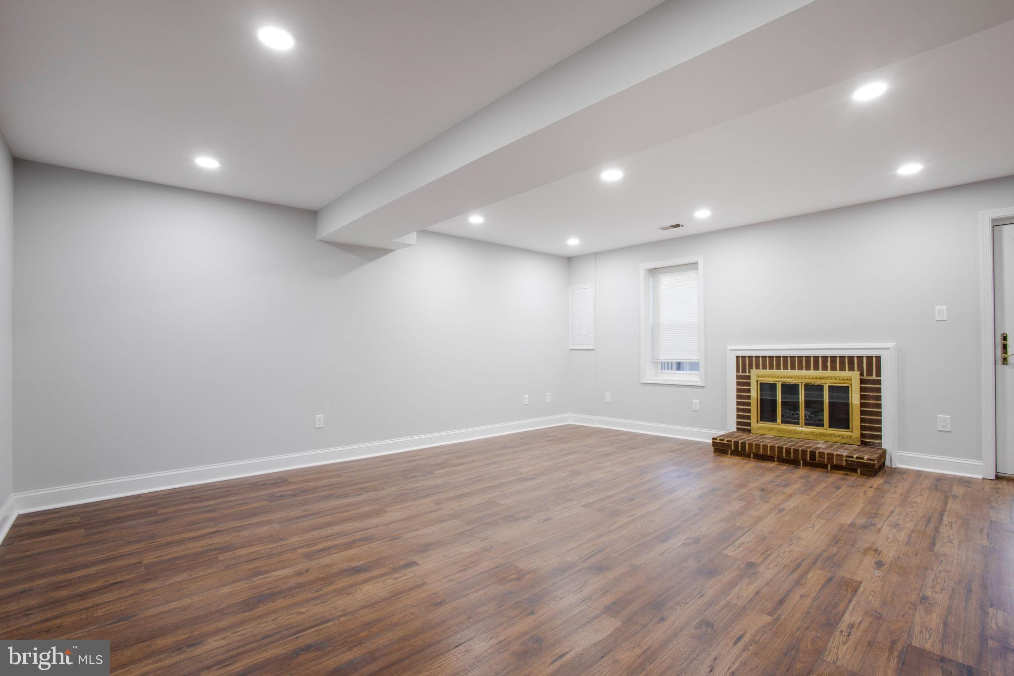 BURKE VILLAGE - Residential