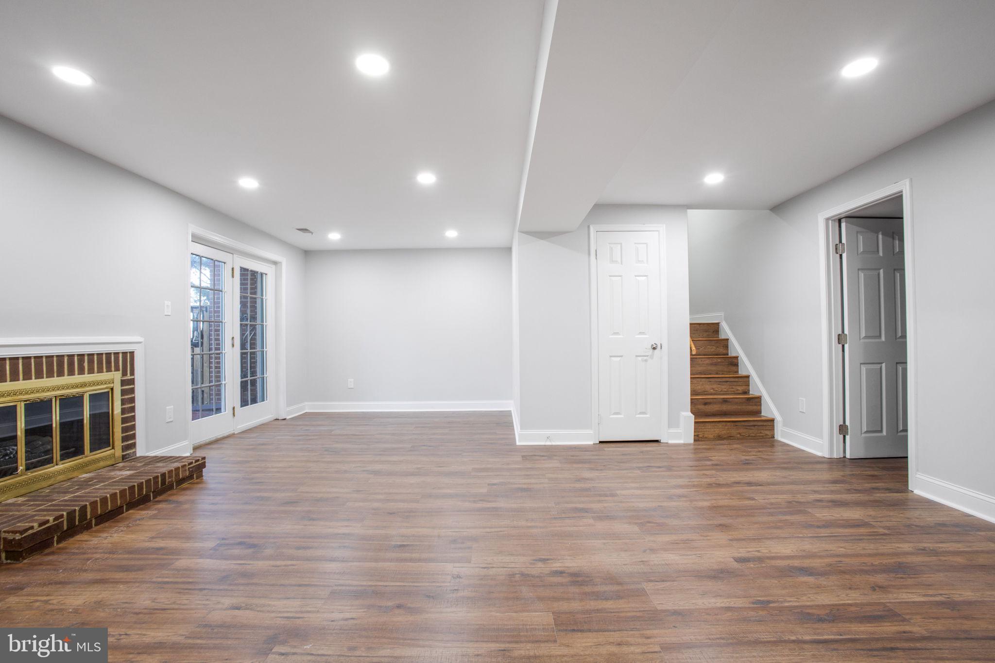 BURKE VILLAGE - Residential