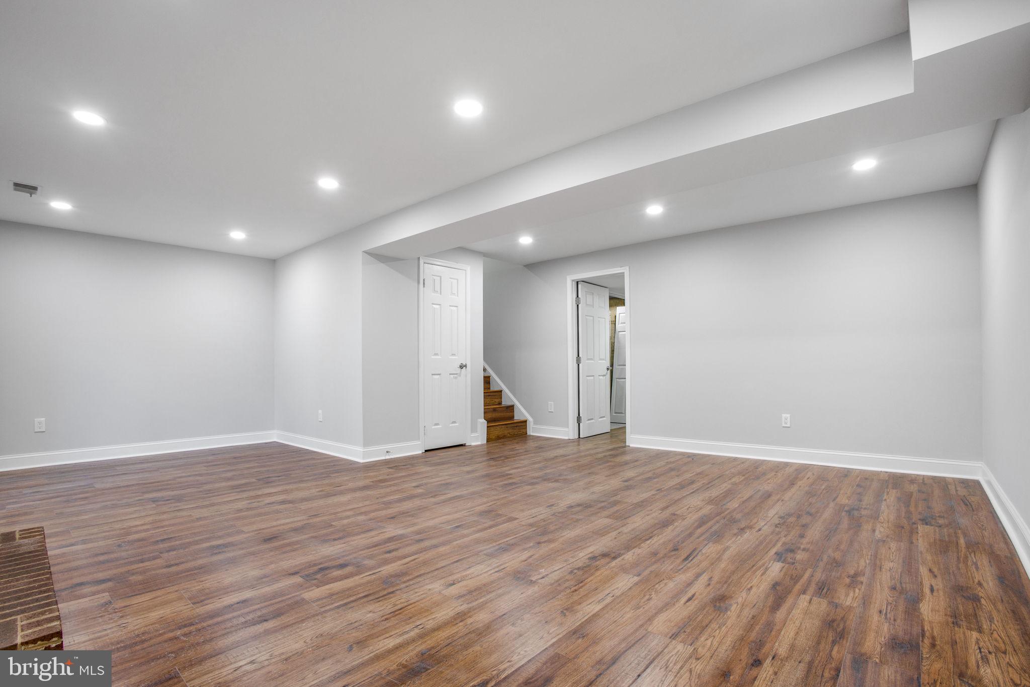BURKE VILLAGE - Residential