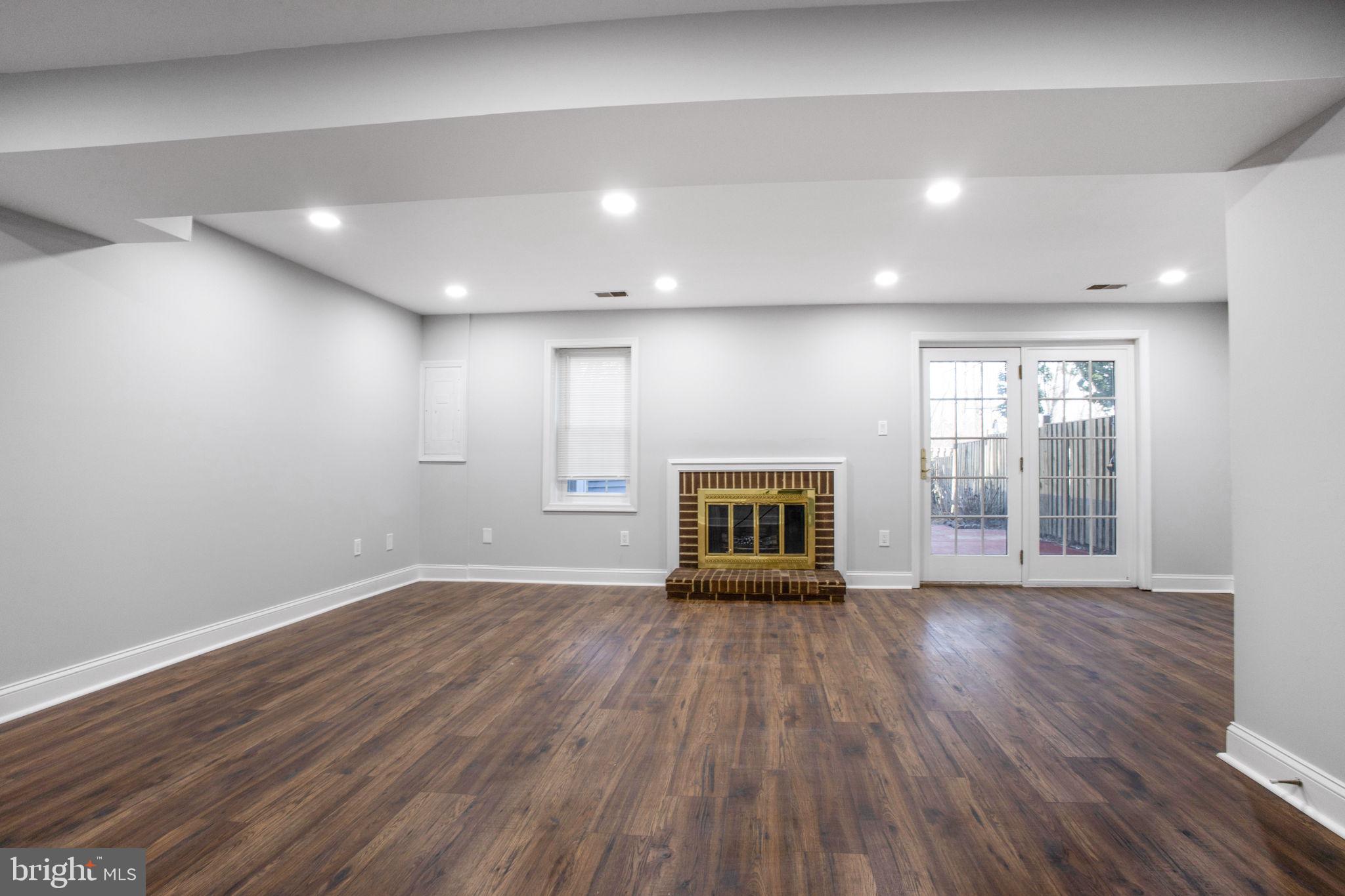 BURKE VILLAGE - Residential