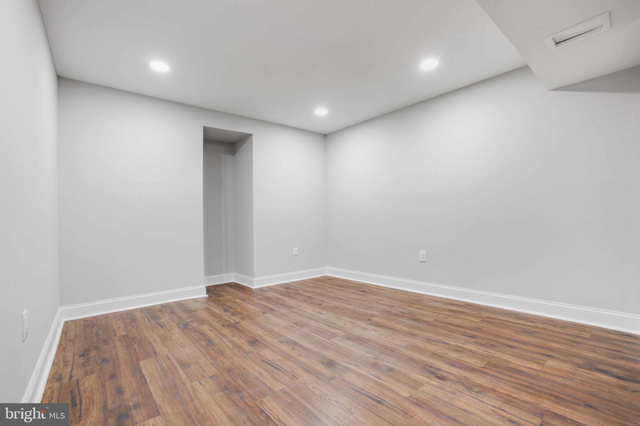 BURKE VILLAGE - Residential