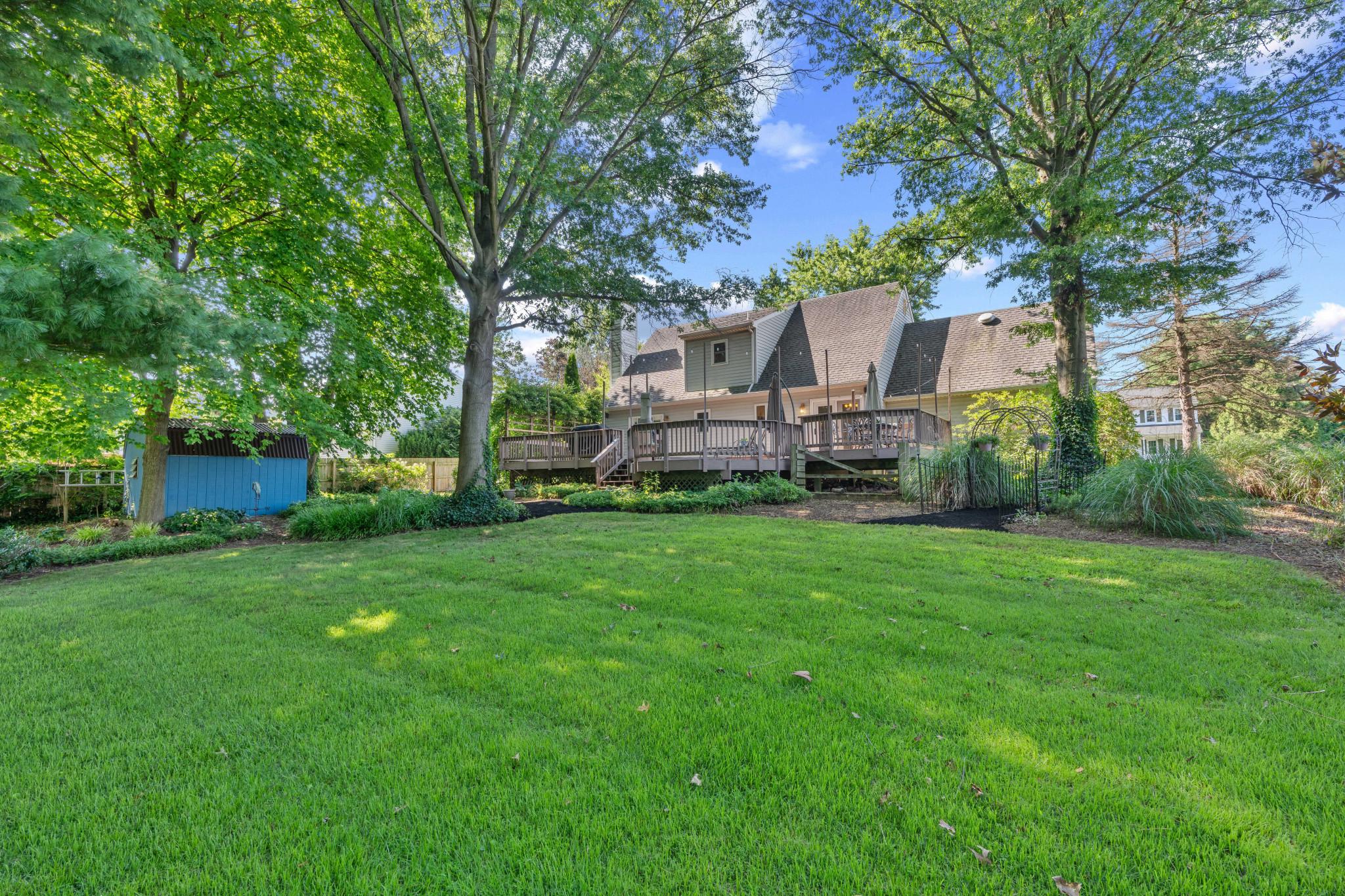 WEST MEADOWS - Residential