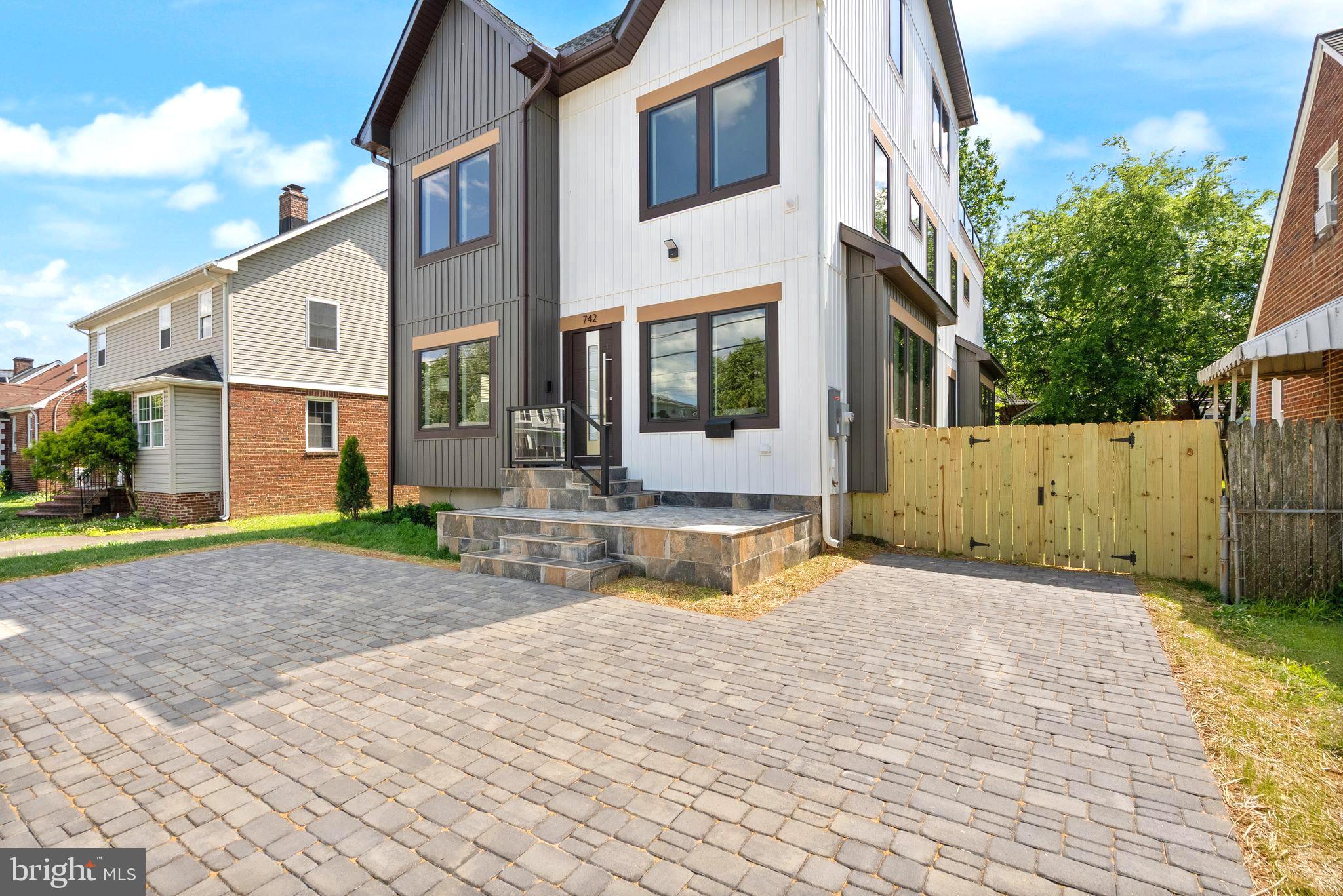 BRANDON VILLAGE - Residential