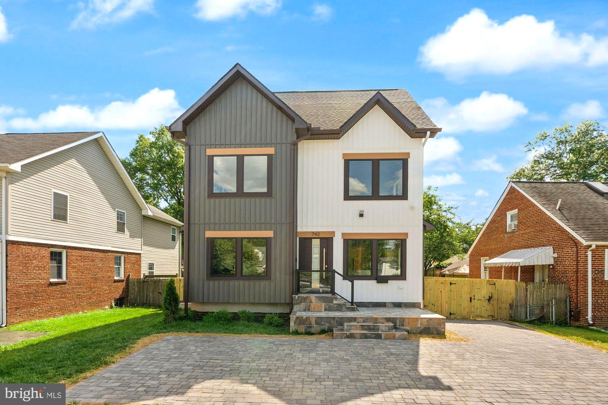 BRANDON VILLAGE - Residential