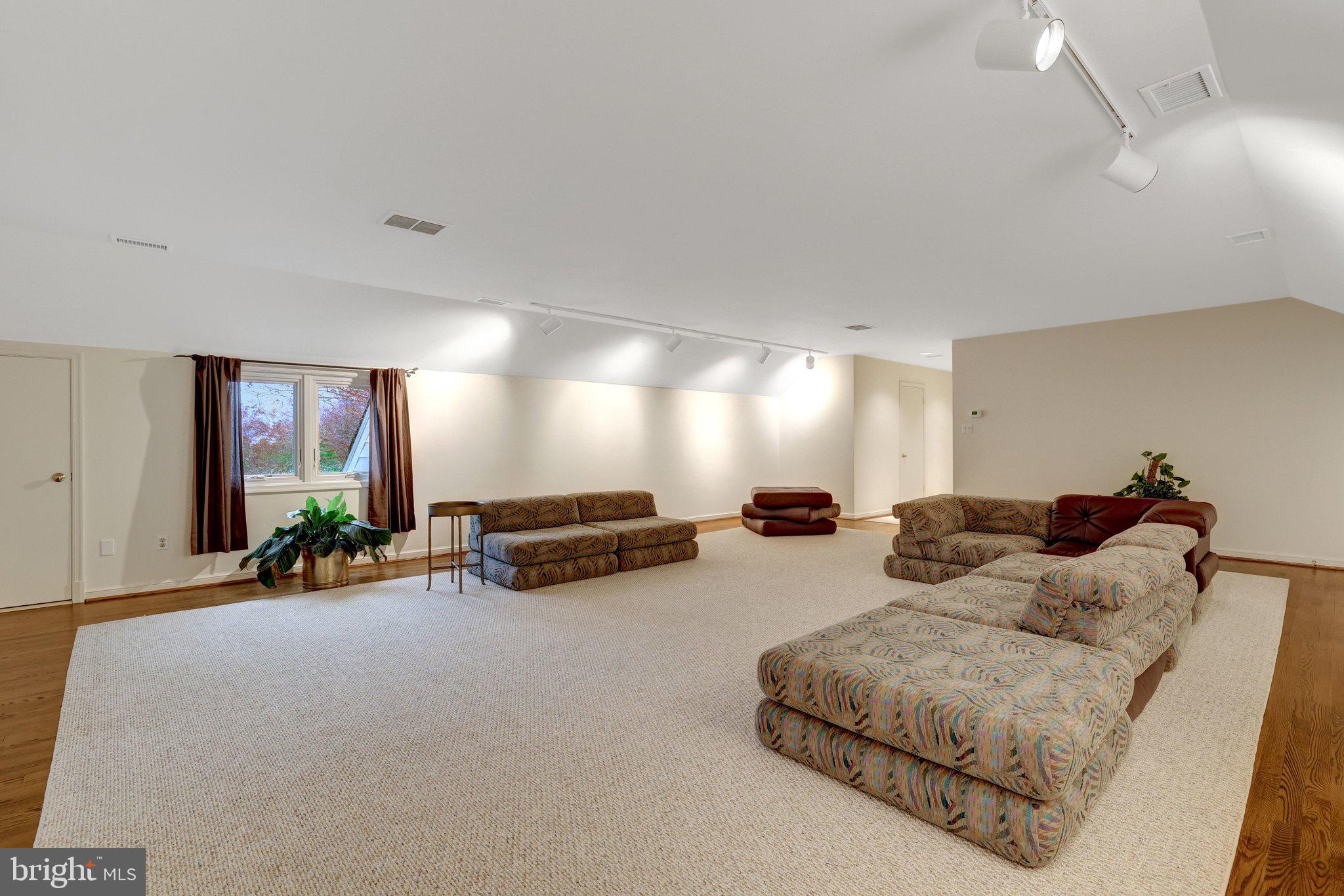 EVERMAY - Residential