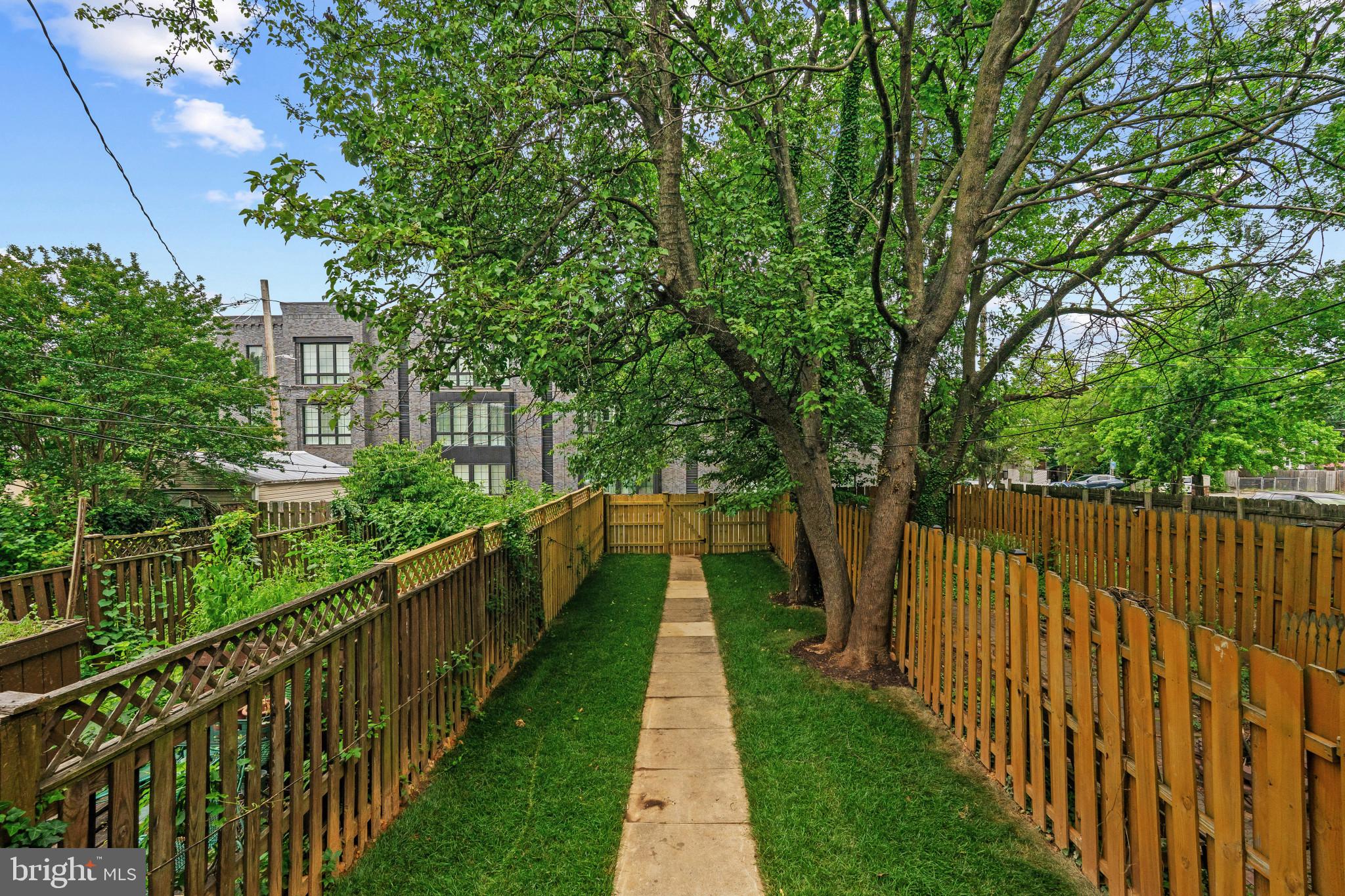 CHARLES VILLAGE - Residential