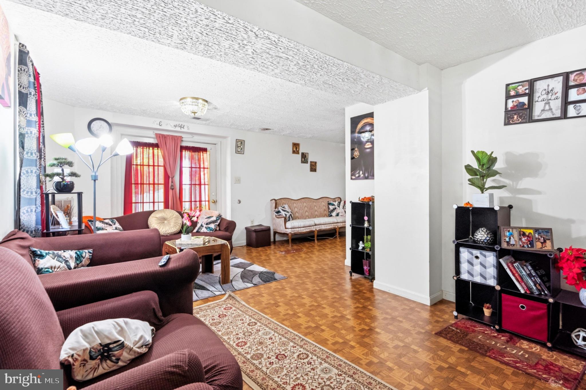 BARTONS GROVE - Residential