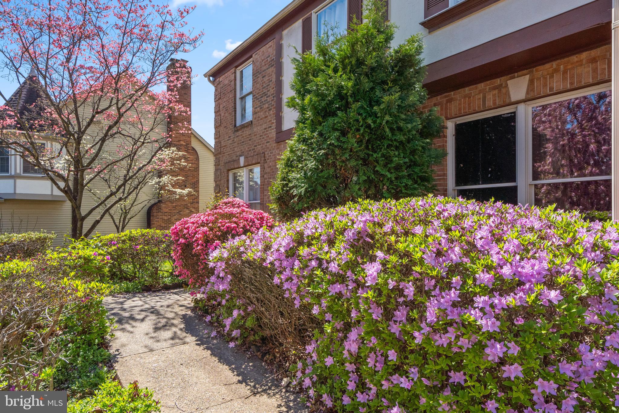 BARTONS GROVE - Residential
