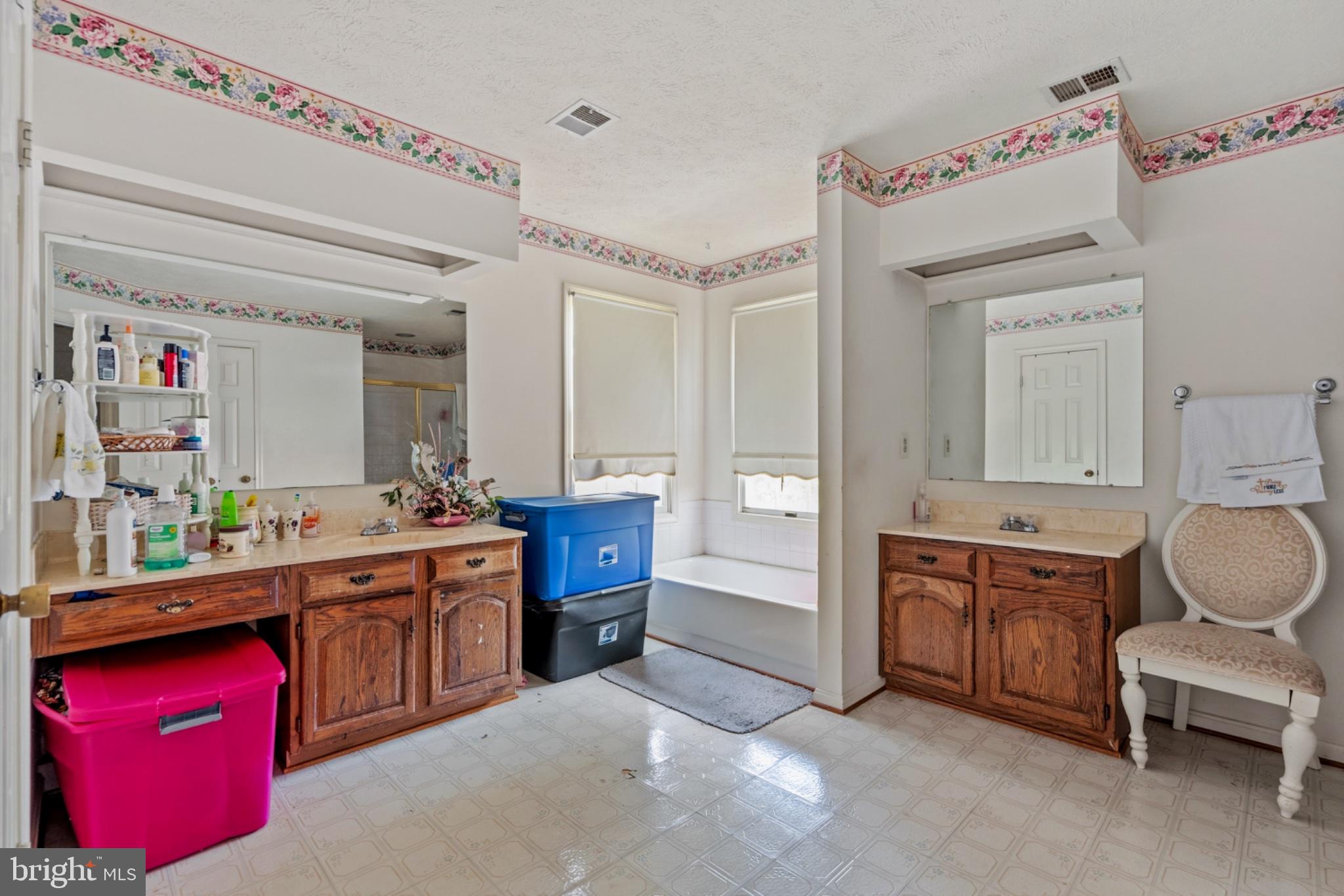 BARTONS GROVE - Residential