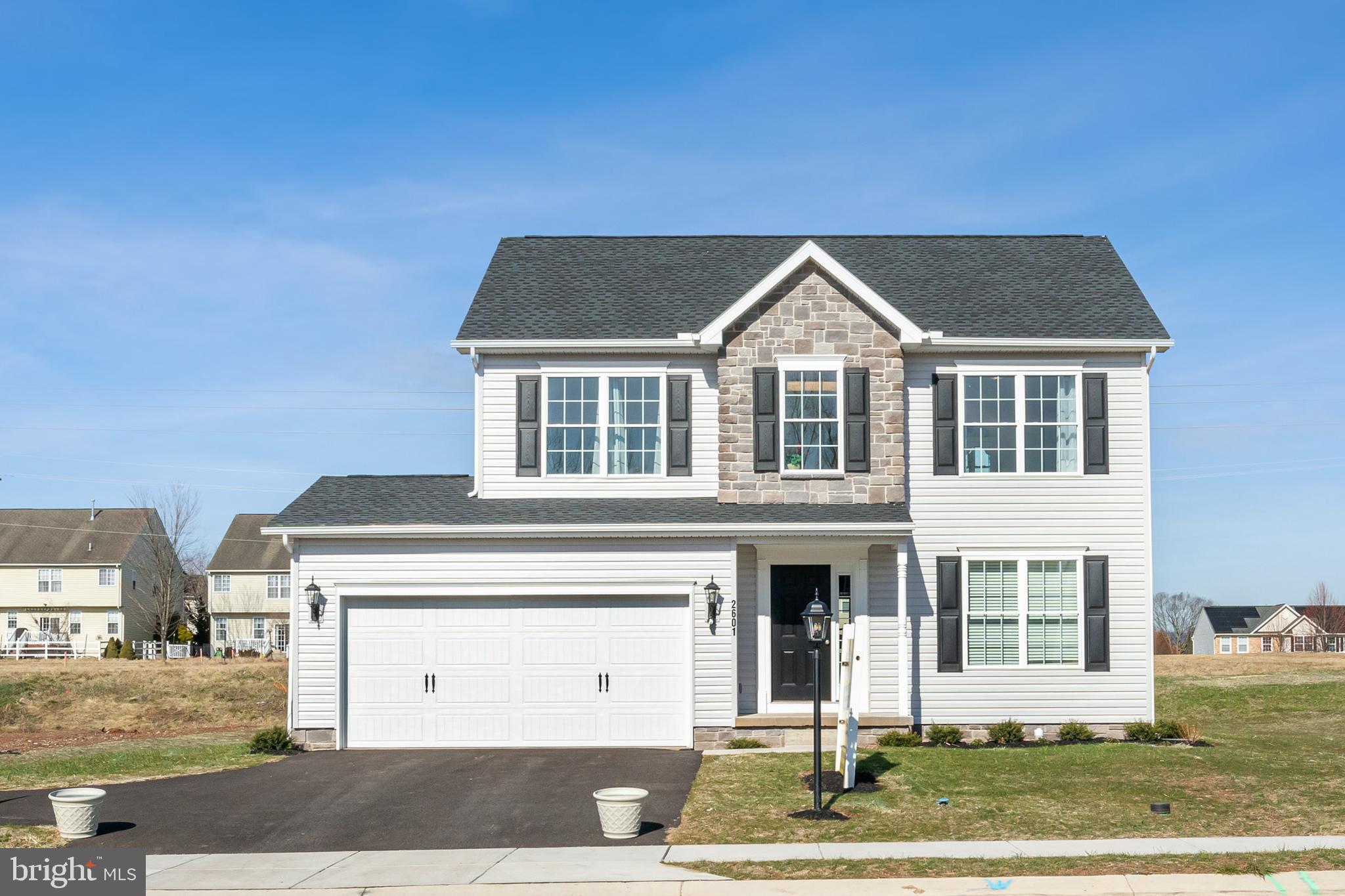 KINGS COURT AT BROWNSTONE - Residential