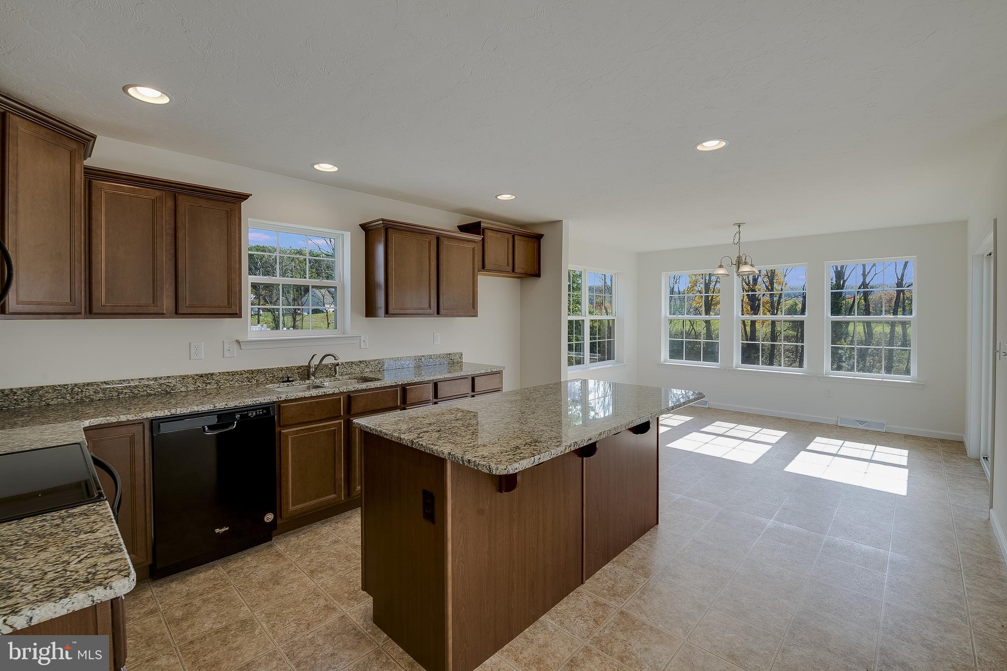 KINGS COURT AT BROWNSTONE - Residential